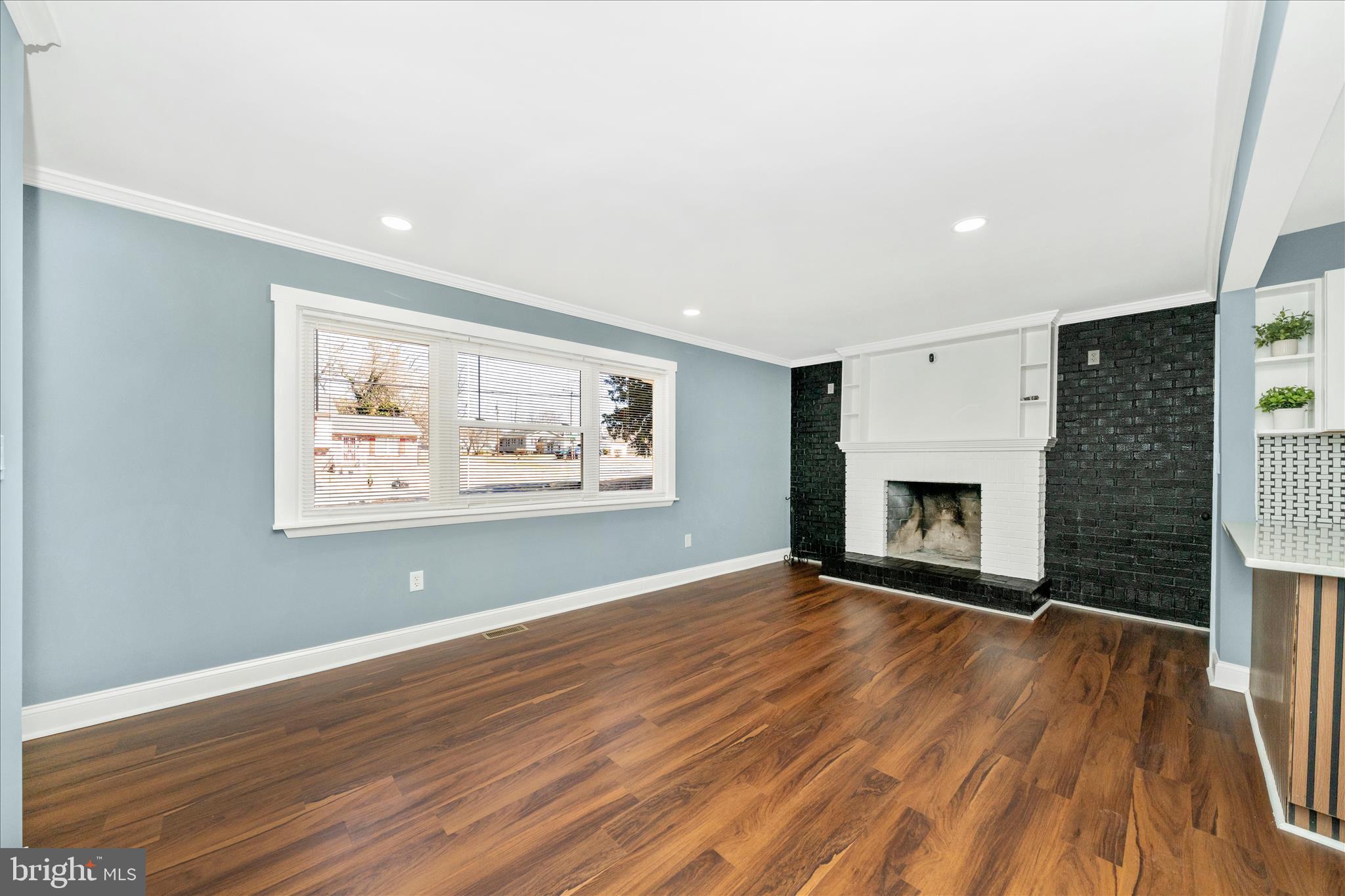 BRIGHTON - Residential