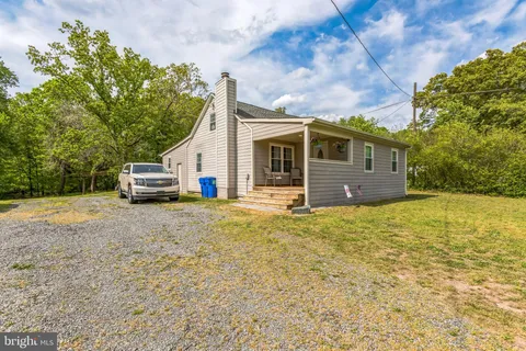 864 James River Road, Scottsville, VA MLS: VAAB2000966