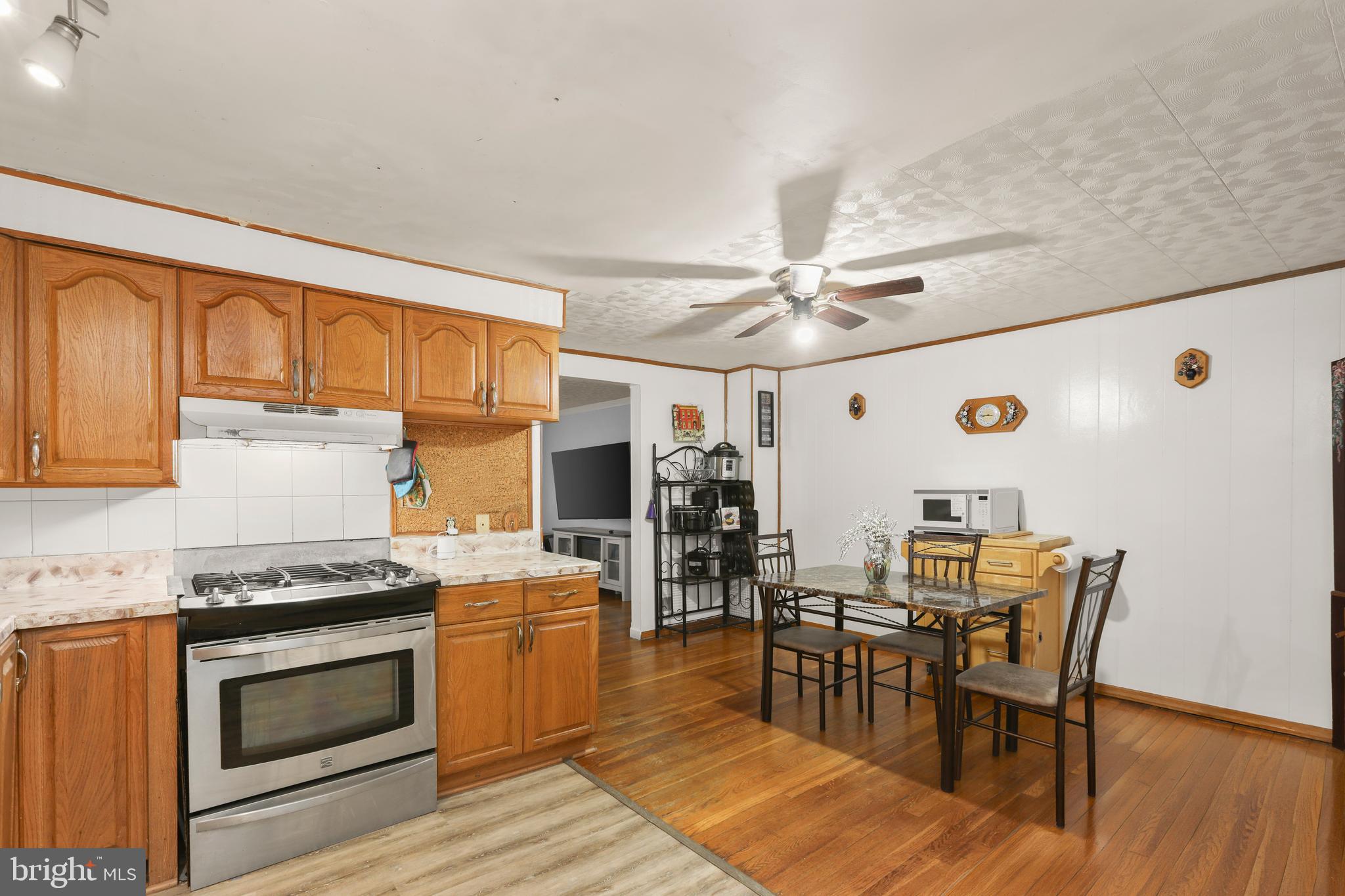 COUNTRY RIDGE - Residential