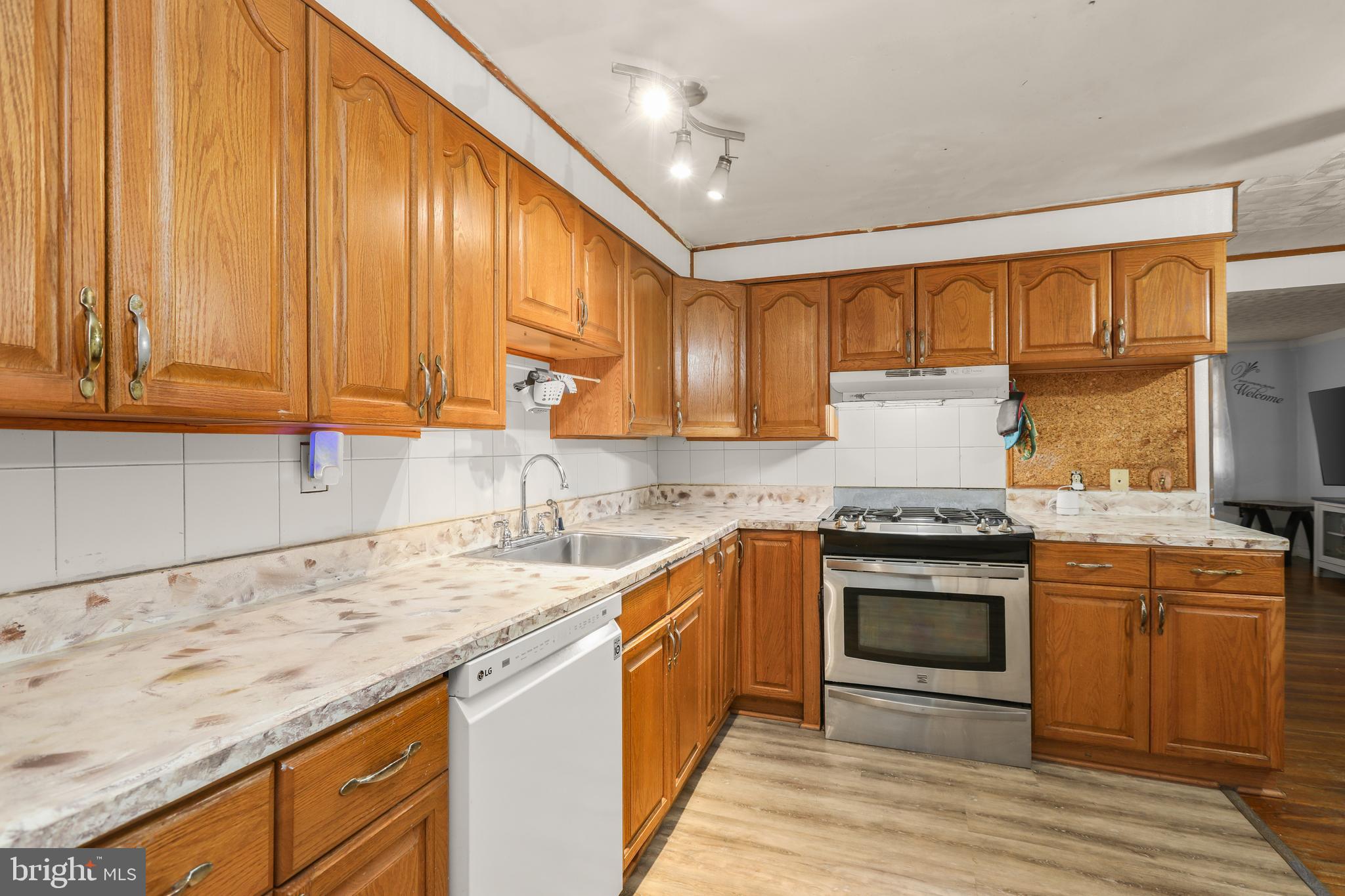 COUNTRY RIDGE - Residential