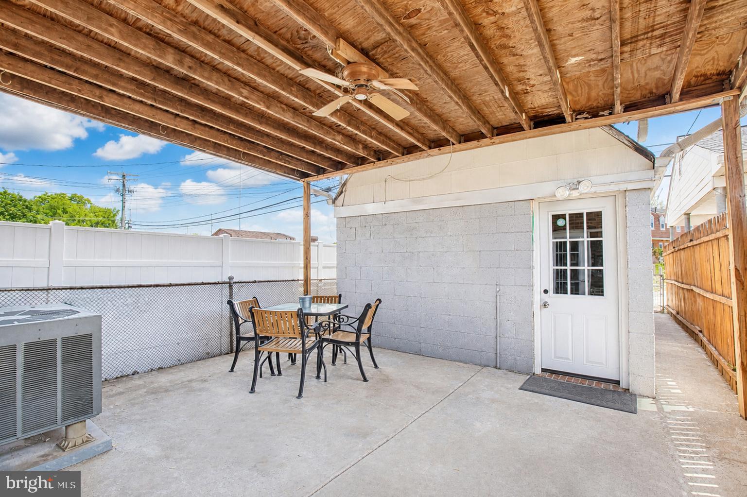 COUNTRY RIDGE - Residential