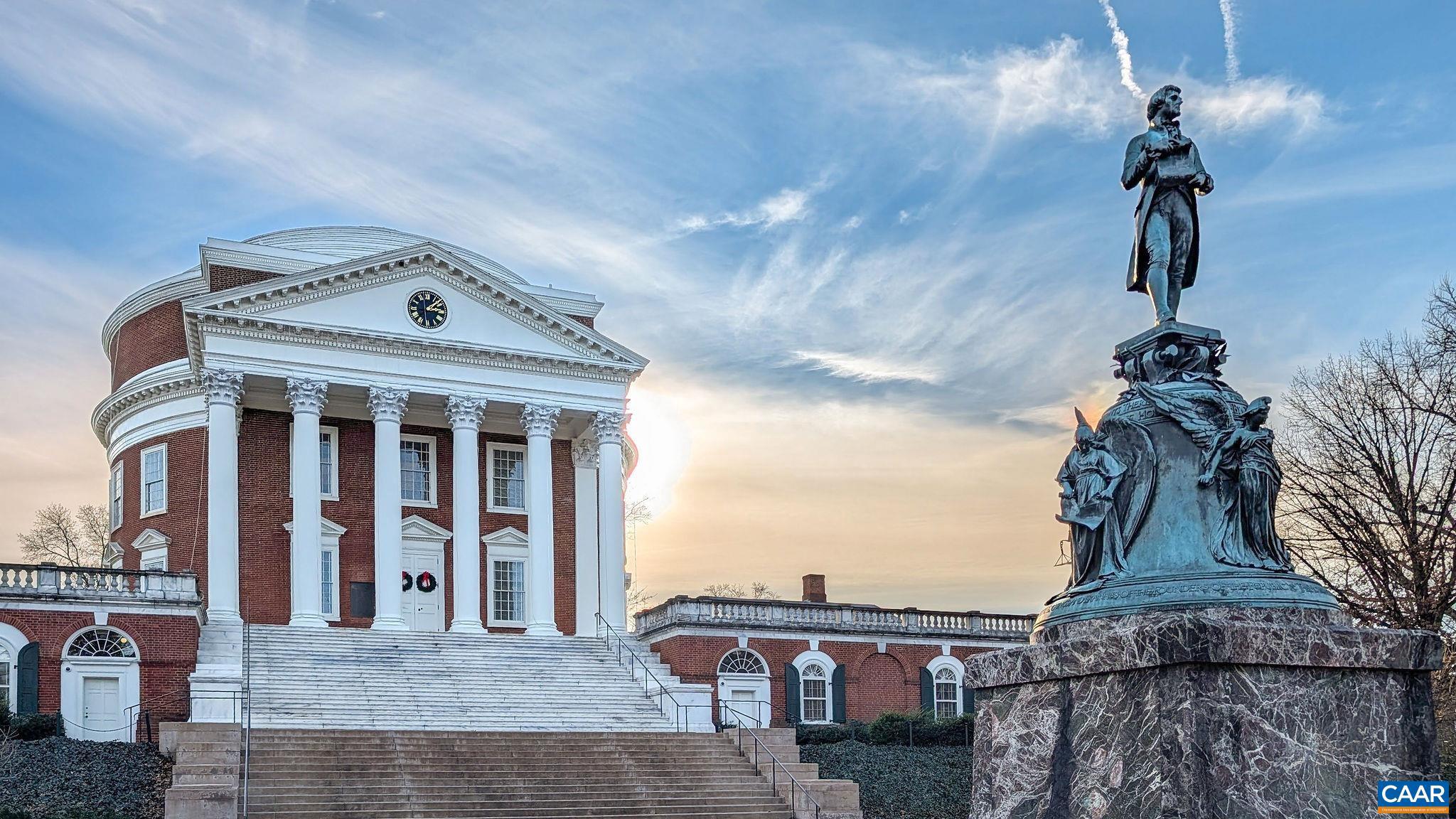 WALKER SQUARE CONDOS - Residential