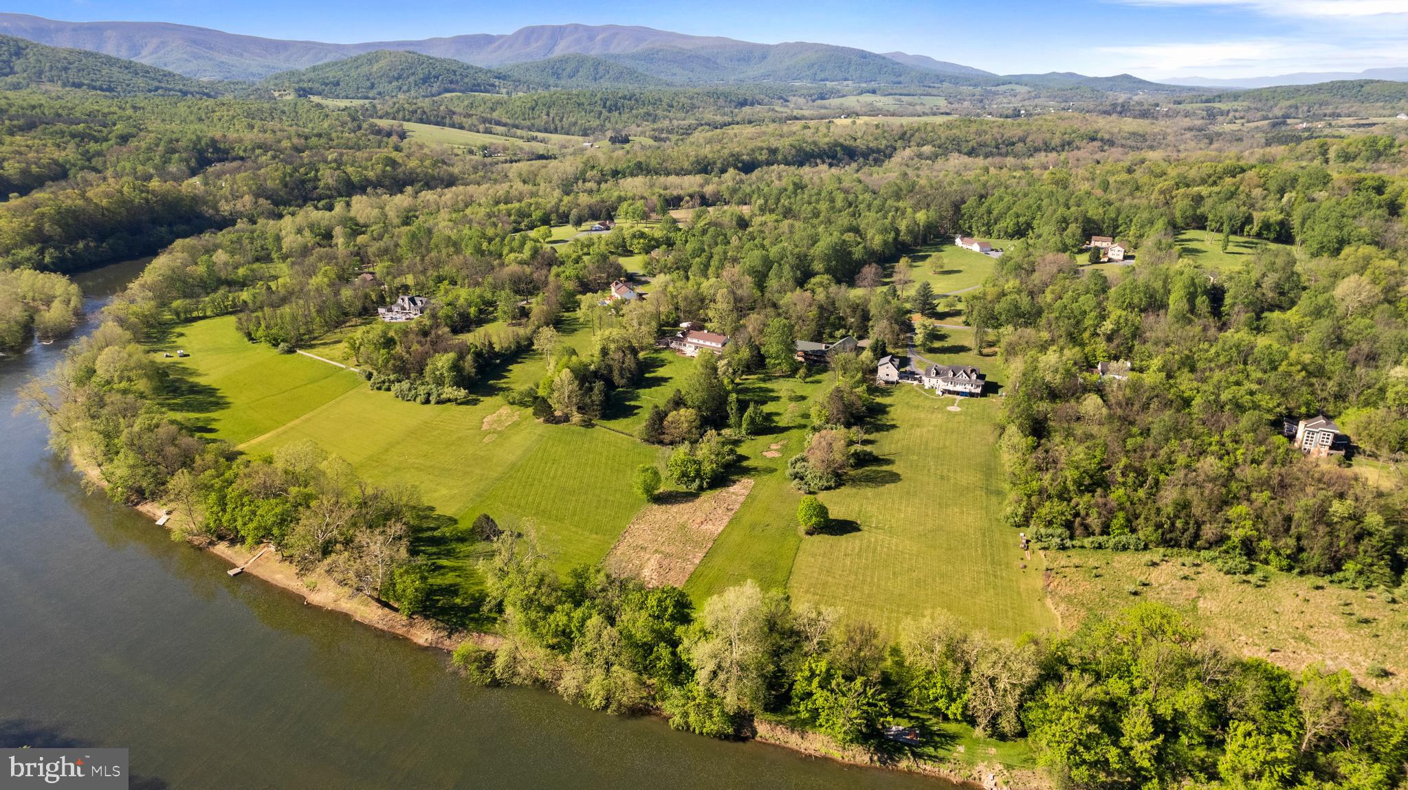 THUNDERBIRD FARM - Residential