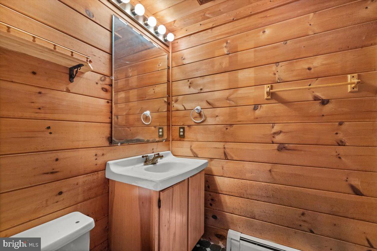 THUNDERBIRD FARM - Residential