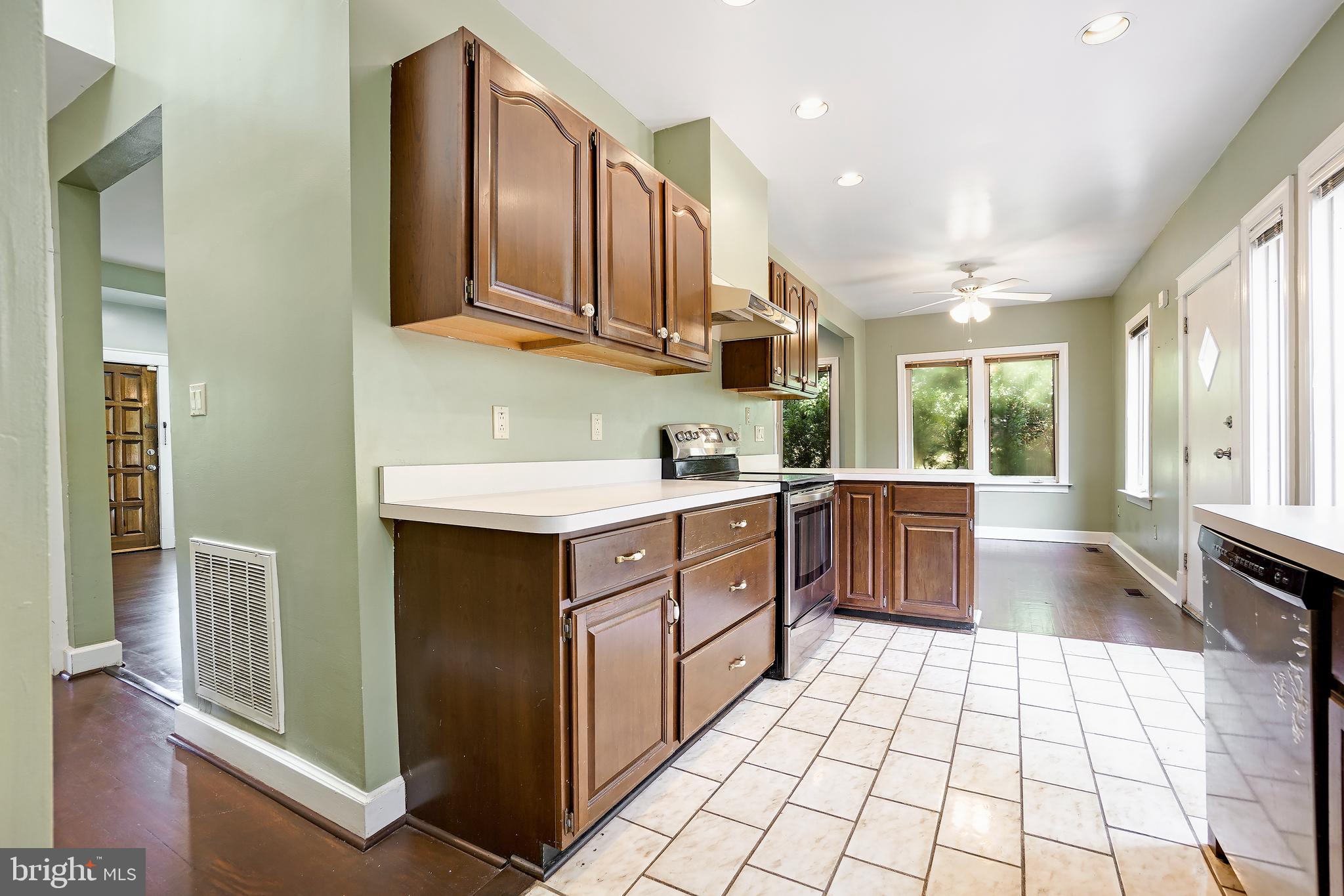 COOL SPRING - Residential Lease