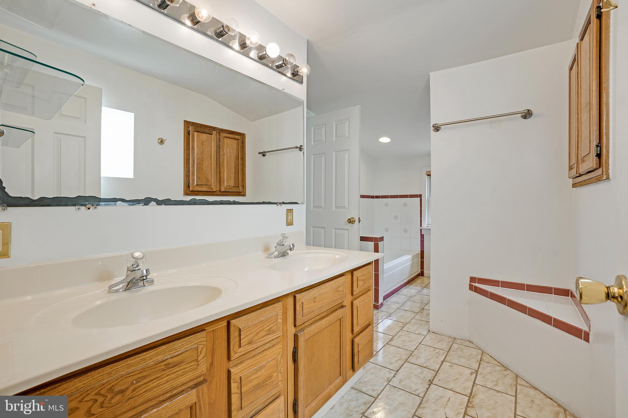 COOL SPRING - Residential Lease