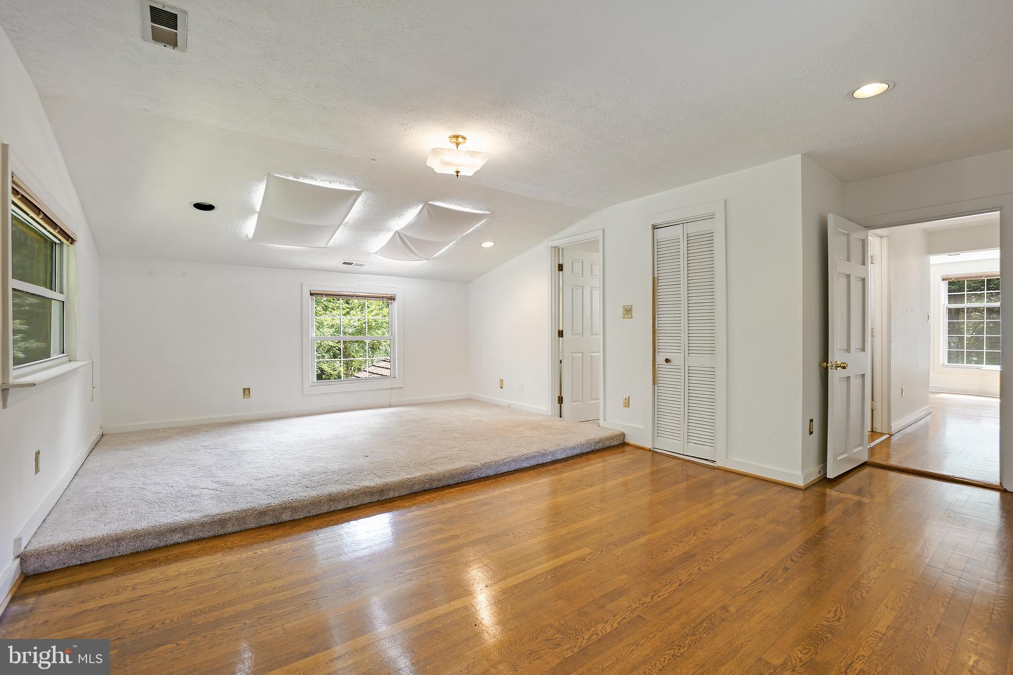 COOL SPRING - Residential Lease