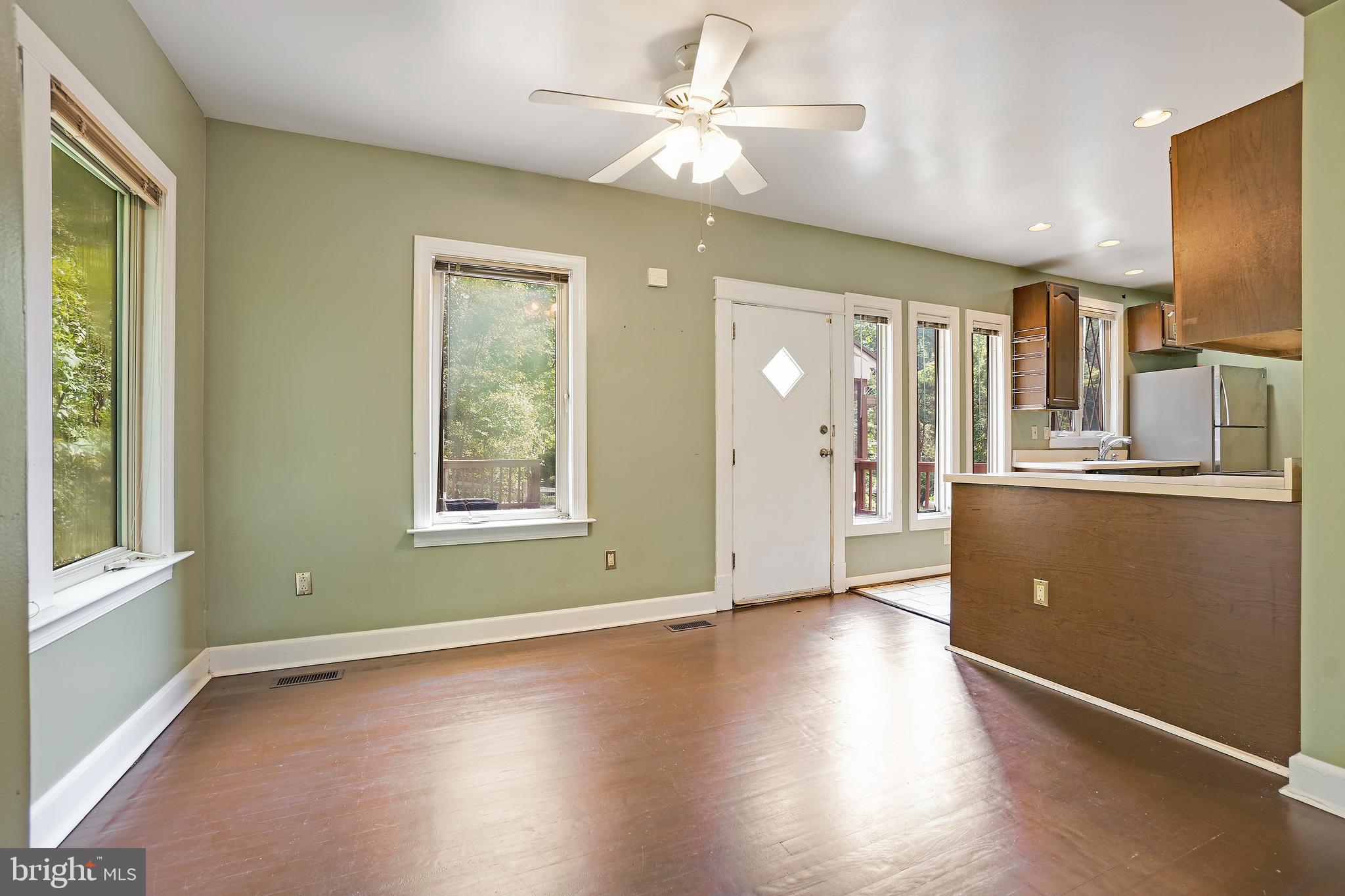 COOL SPRING - Residential Lease