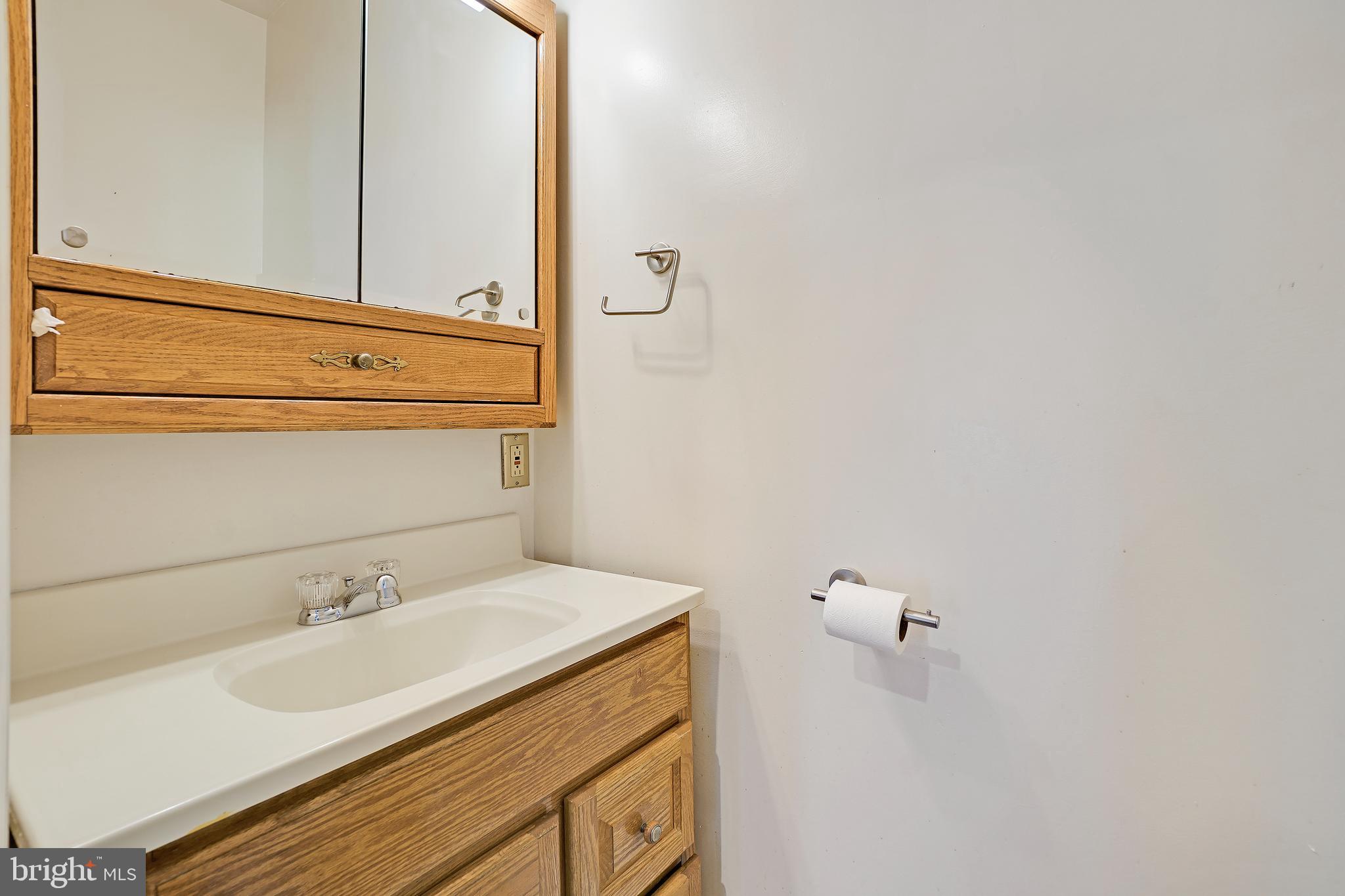 COOL SPRING - Residential Lease