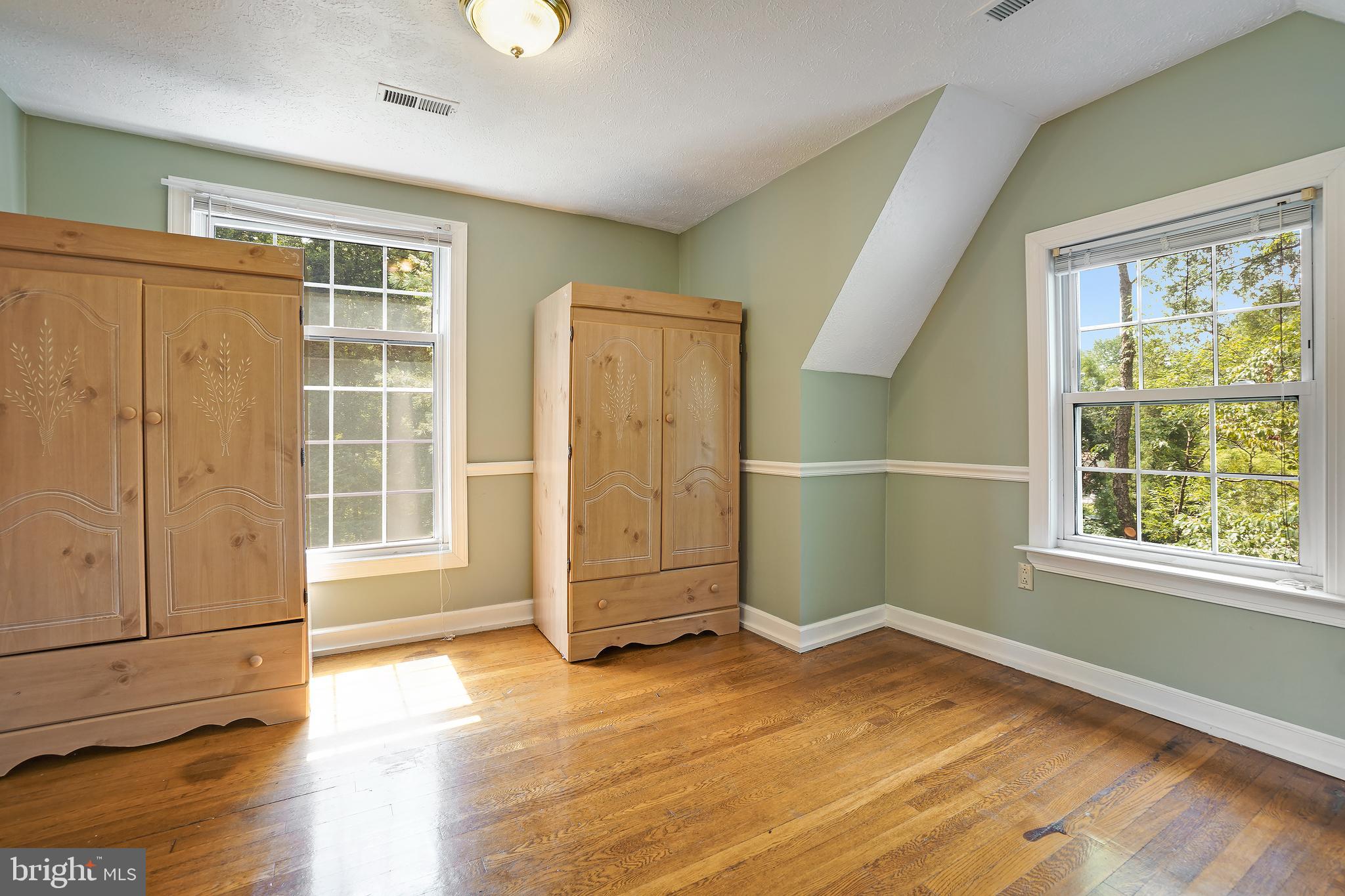 COOL SPRING - Residential Lease