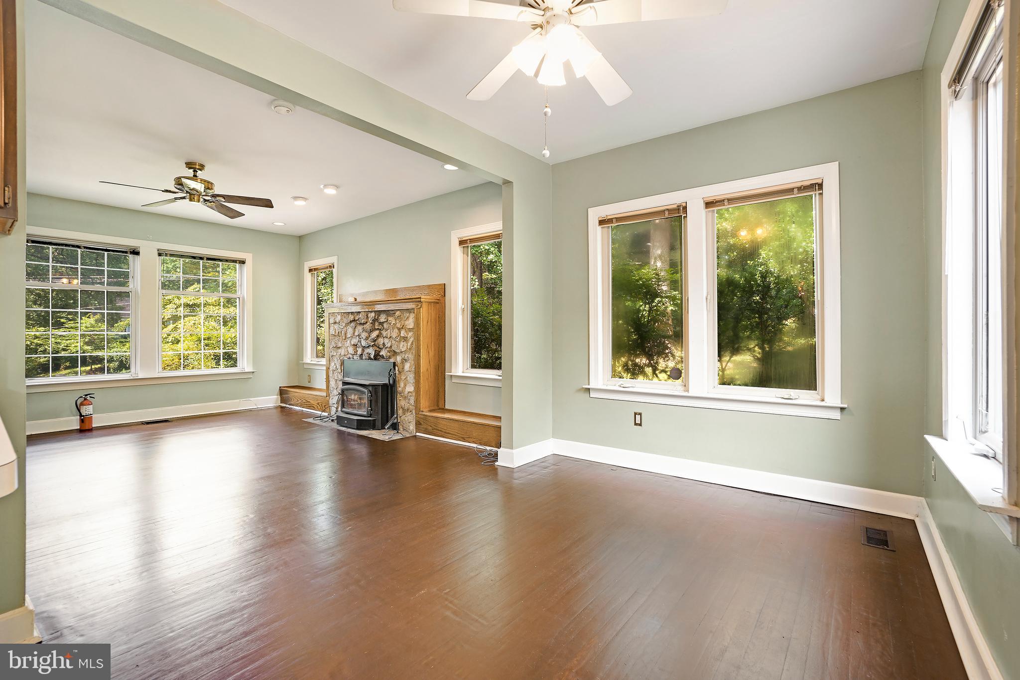 COOL SPRING - Residential Lease