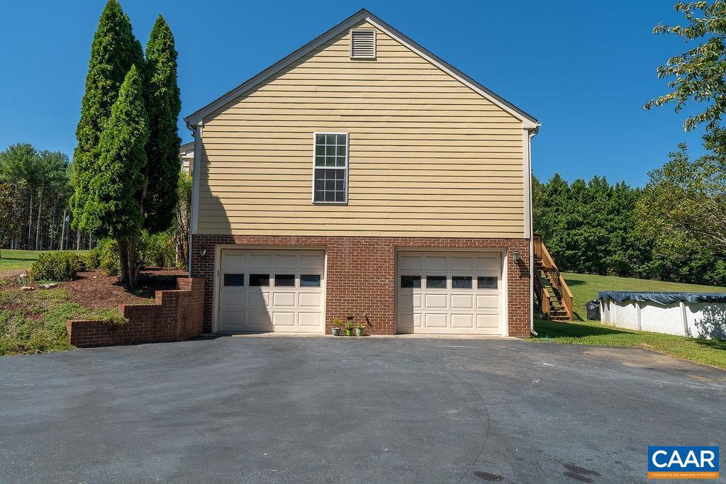 FREEDOM ESTATES - Residential Lease