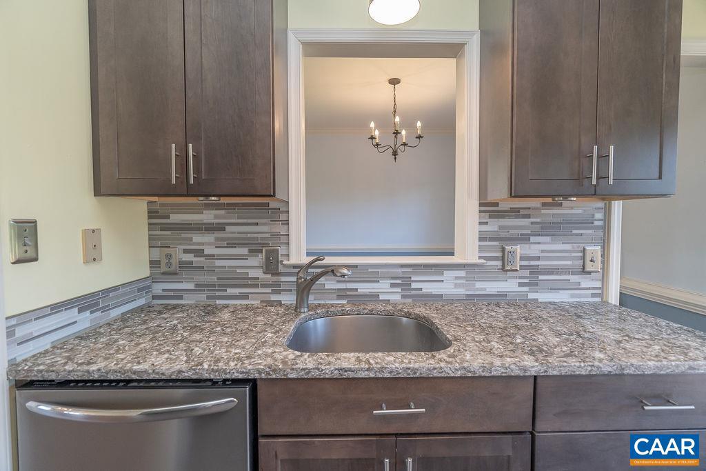 FREEDOM ESTATES - Residential Lease