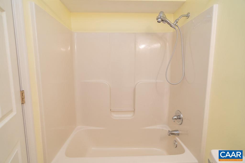 FREEDOM ESTATES - Residential Lease