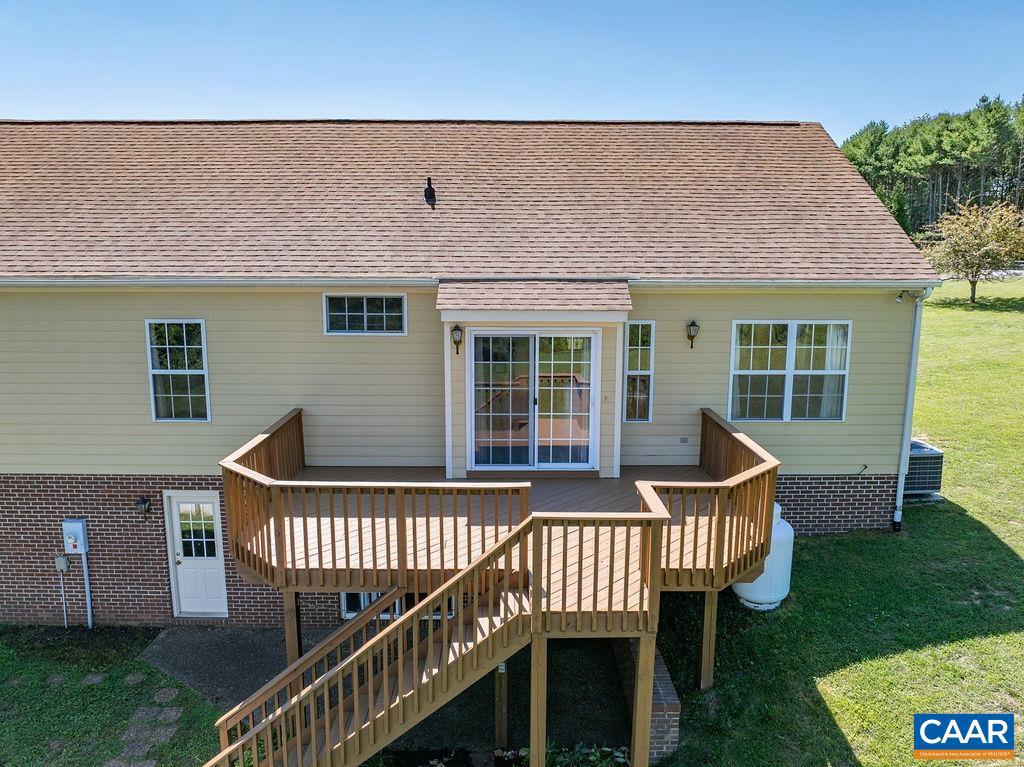 FREEDOM ESTATES - Residential Lease