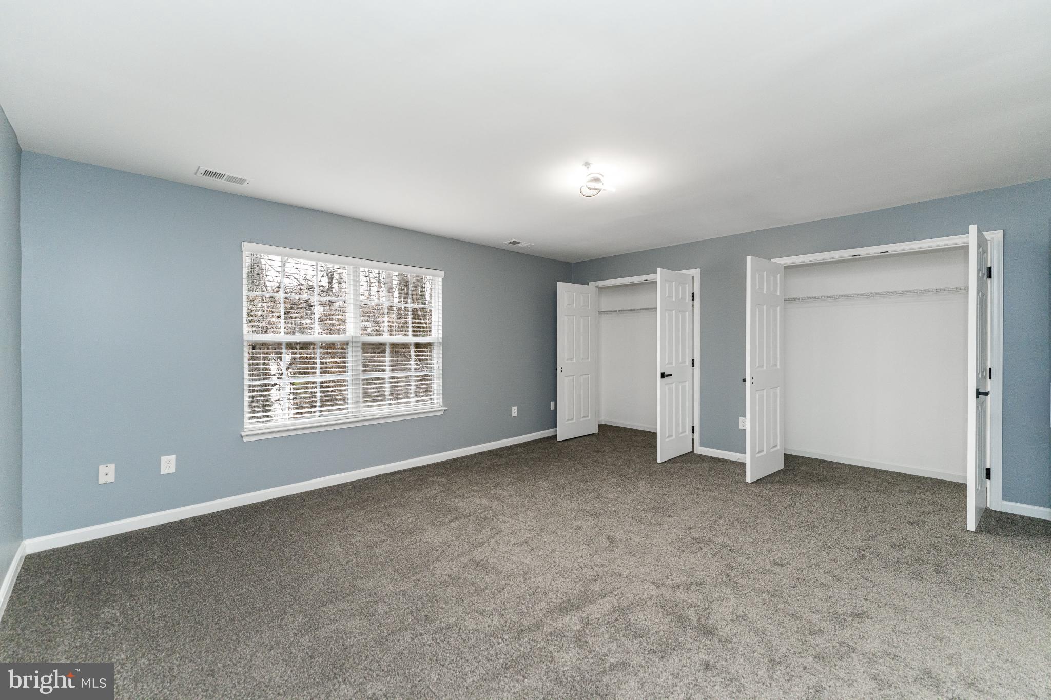 HILL OAKS CONDO PHASE 1- - Residential