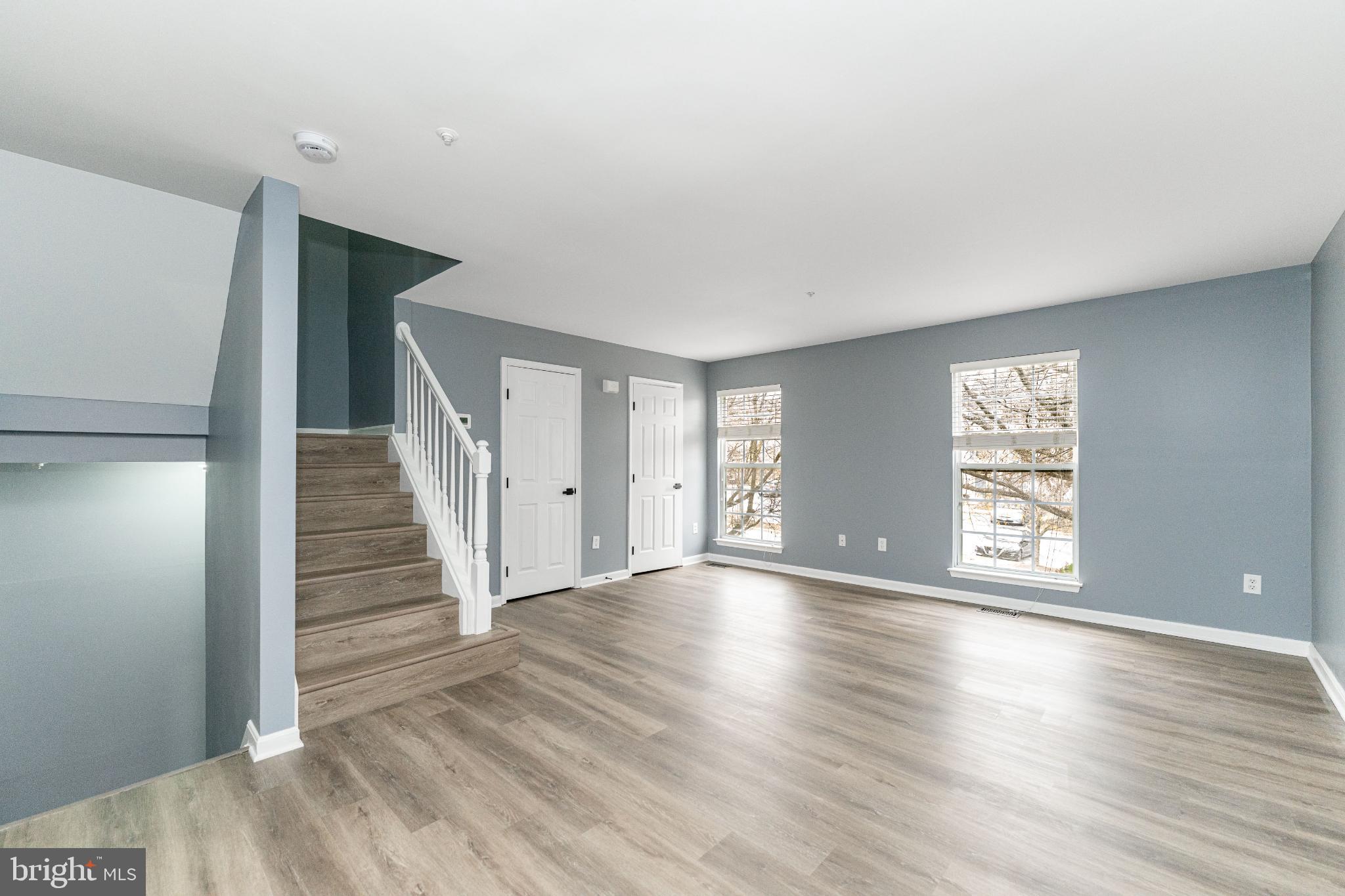 HILL OAKS CONDO PHASE 1- - Residential