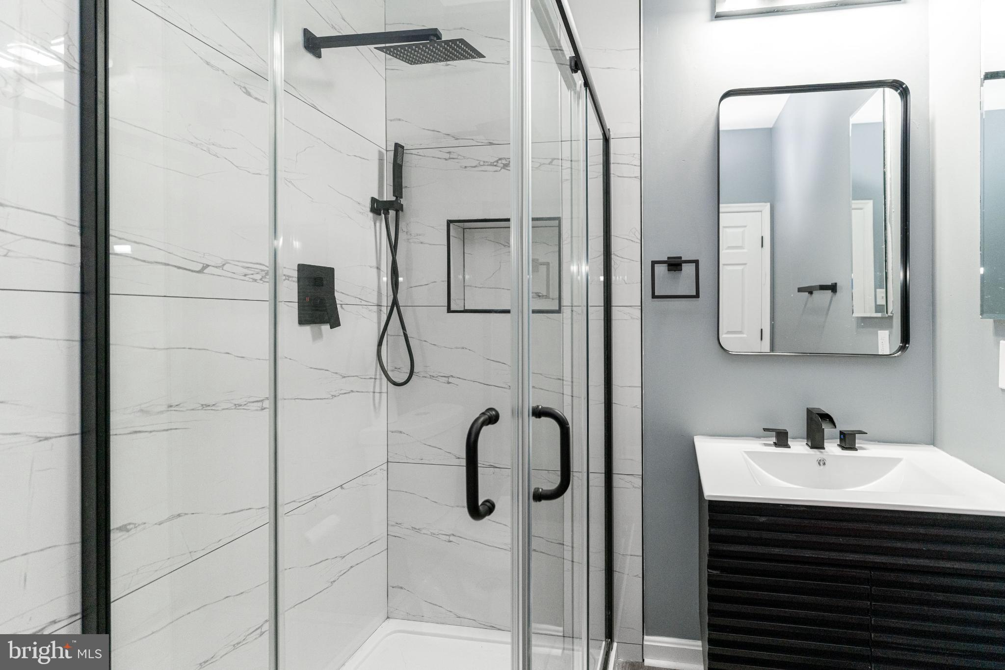 HILL OAKS CONDO PHASE 1- - Residential