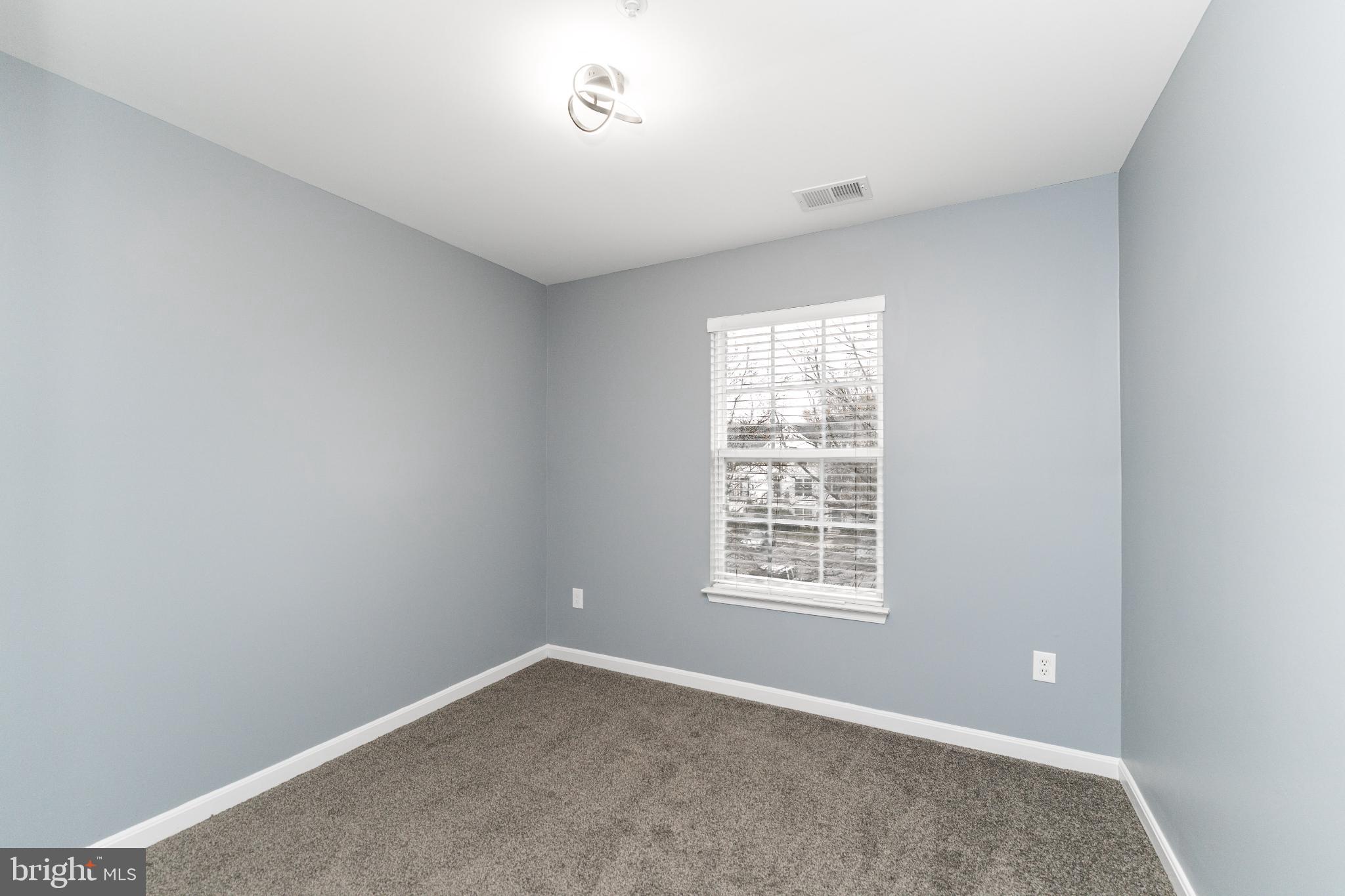 HILL OAKS CONDO PHASE 1- - Residential