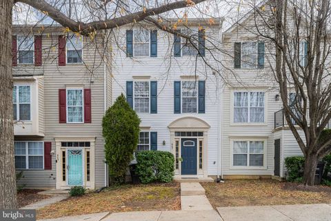 867 ENGLISH CHESTNUT COURT 4 LANDOVER MD 20785