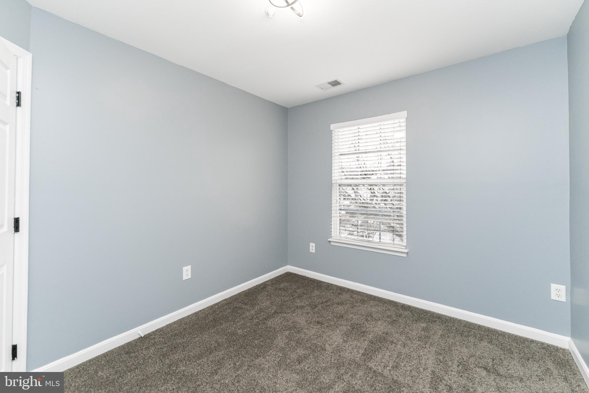 HILL OAKS CONDO PHASE 1- - Residential