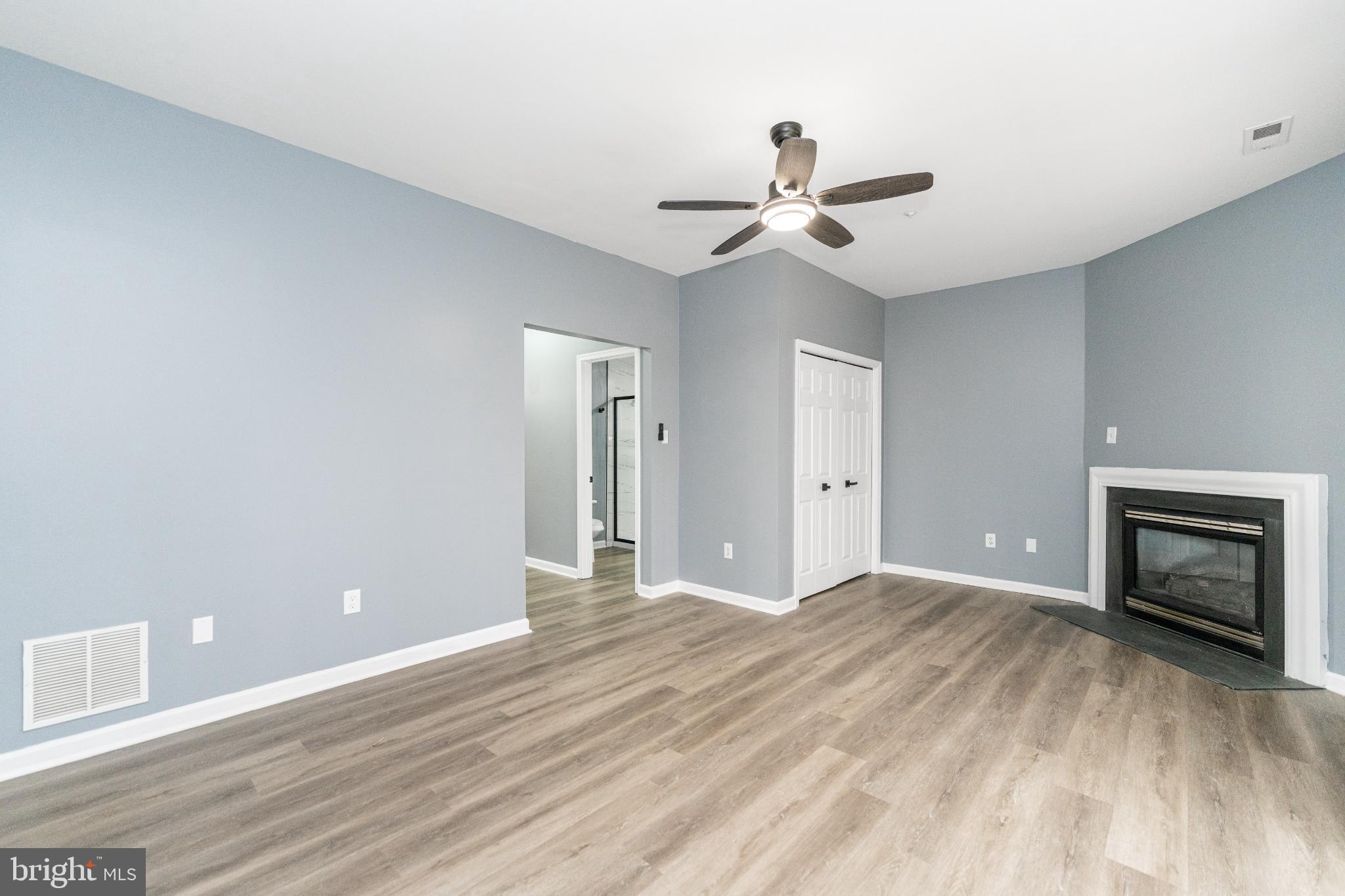 HILL OAKS CONDO PHASE 1- - Residential