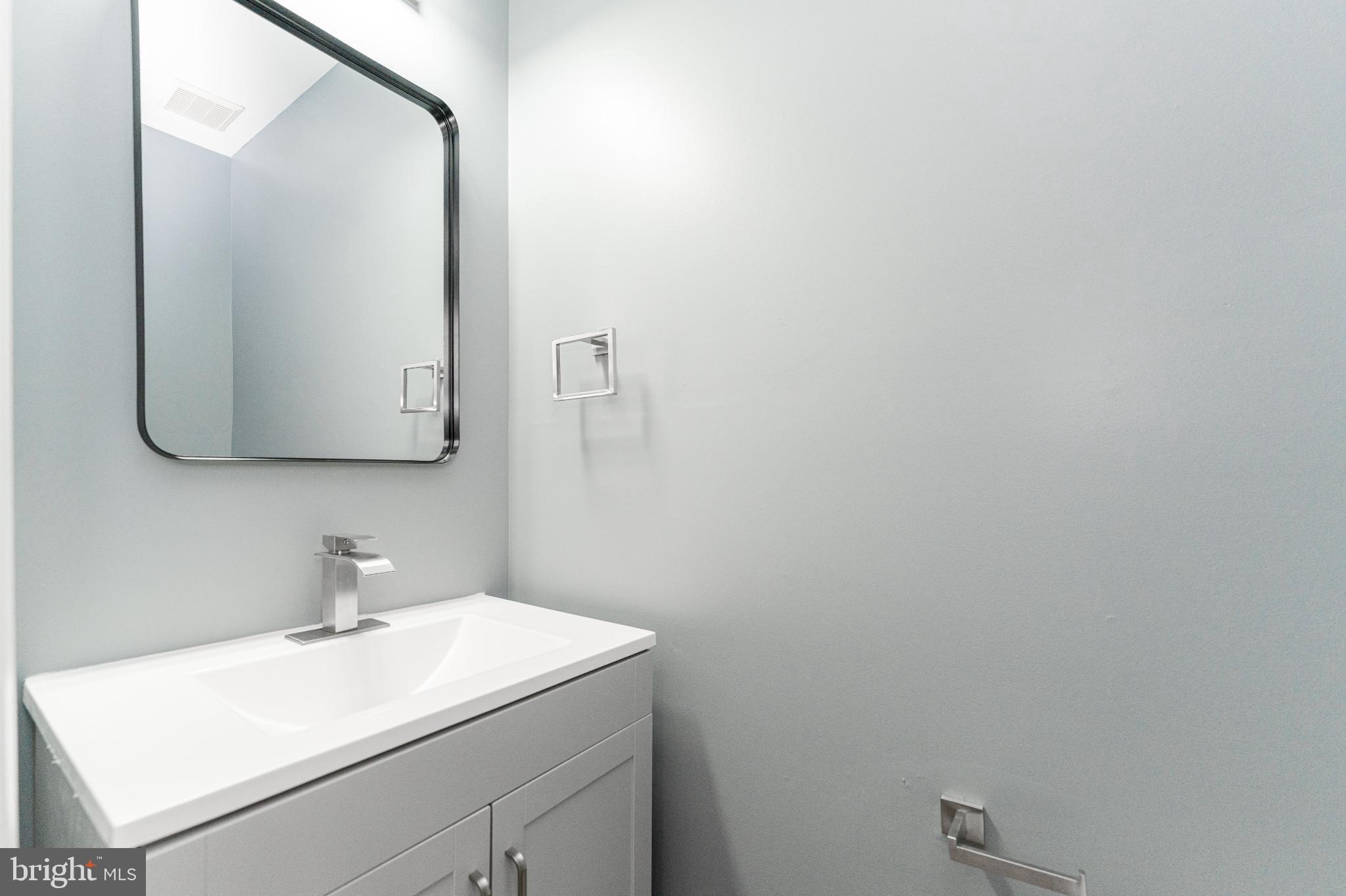 HILL OAKS CONDO PHASE 1- - Residential