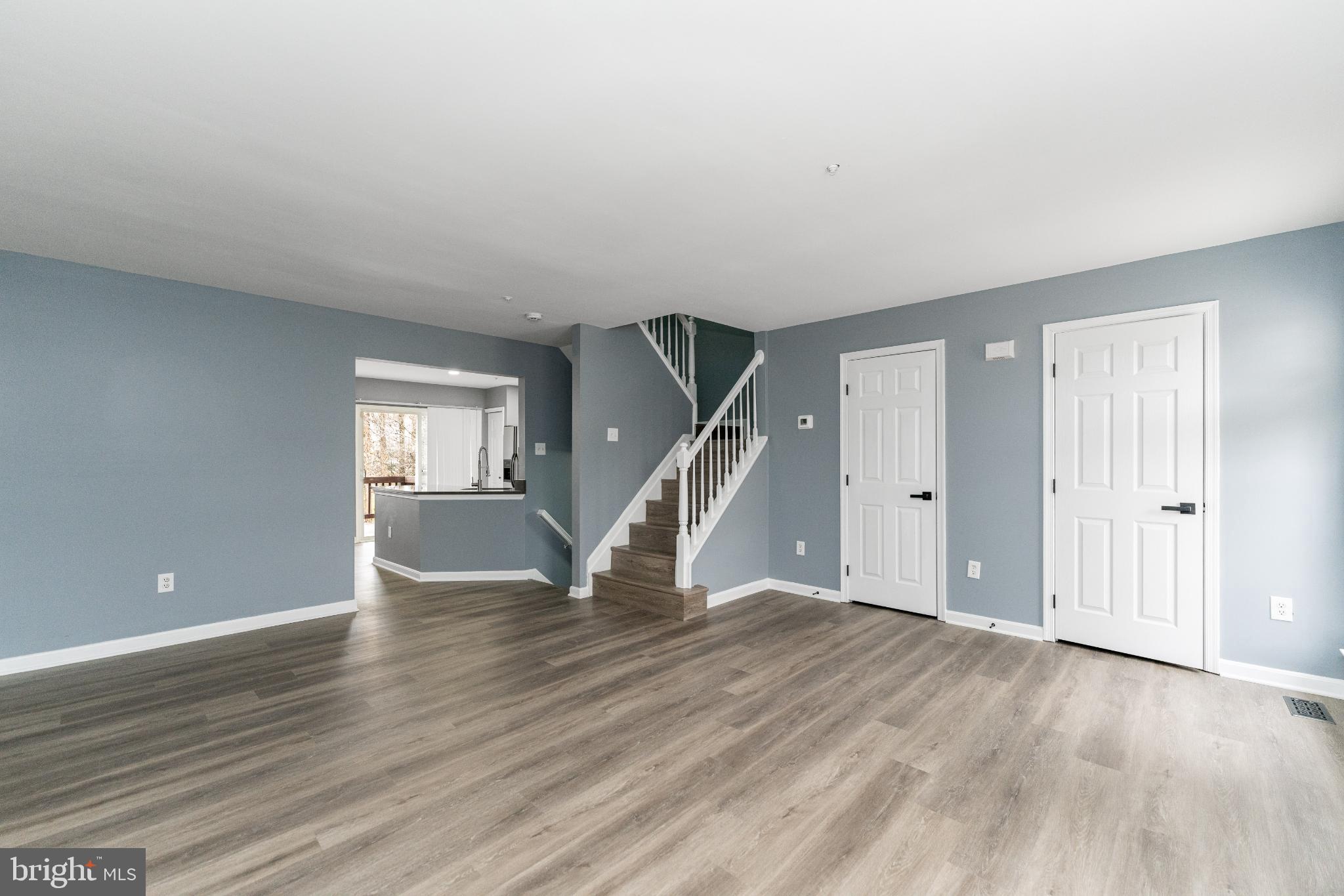 HILL OAKS CONDO PHASE 1- - Residential