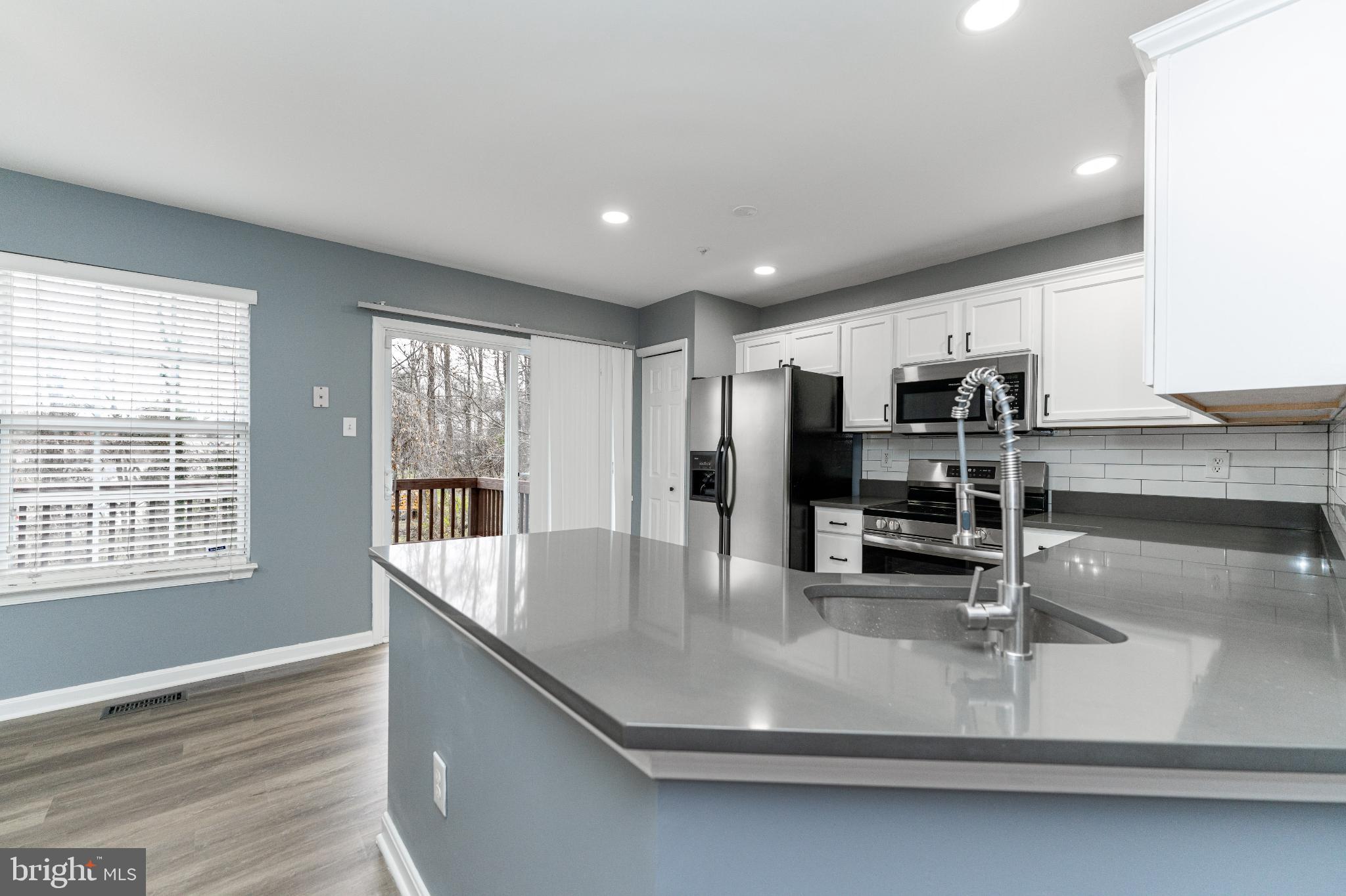 HILL OAKS CONDO PHASE 1- - Residential