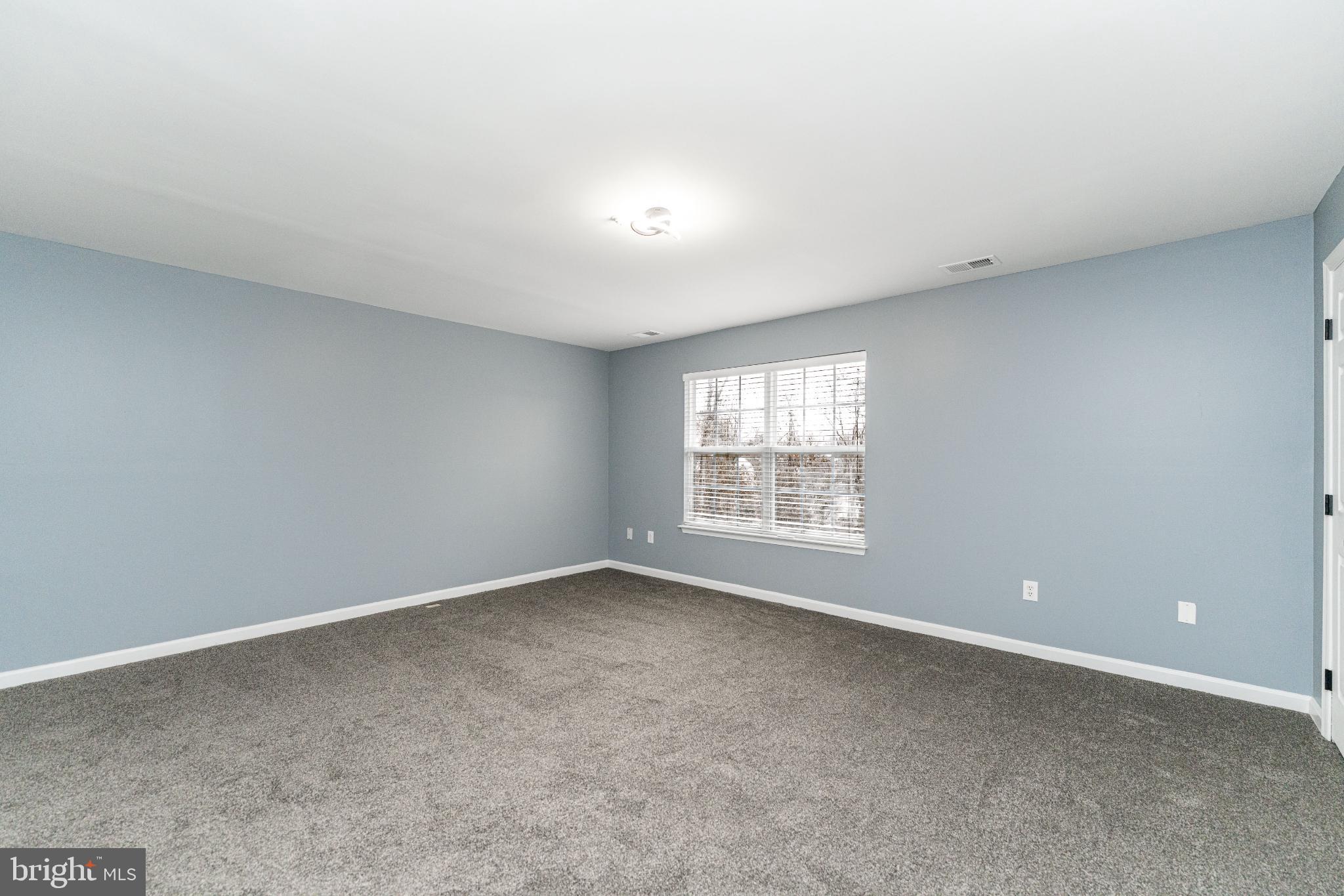 HILL OAKS CONDO PHASE 1- - Residential