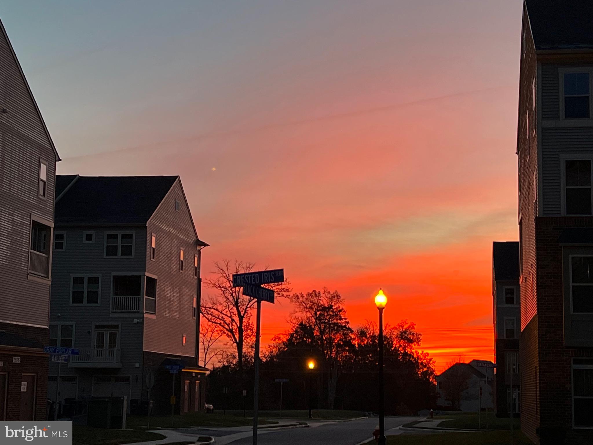 LOUDOUN CROSSING CONDOMINIUM - Residential