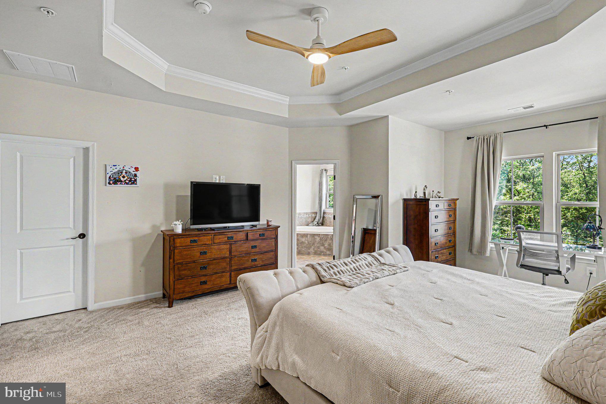 LOUDOUN CROSSING CONDOMINIUM - Residential