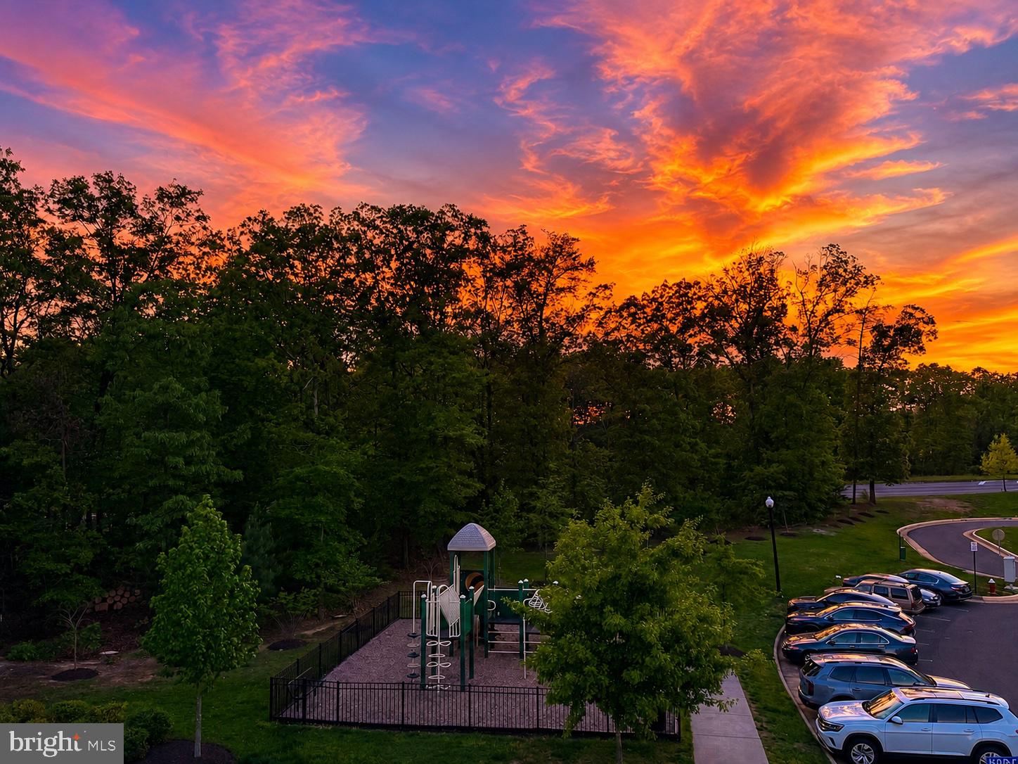 LOUDOUN CROSSING CONDOMINIUM - Residential