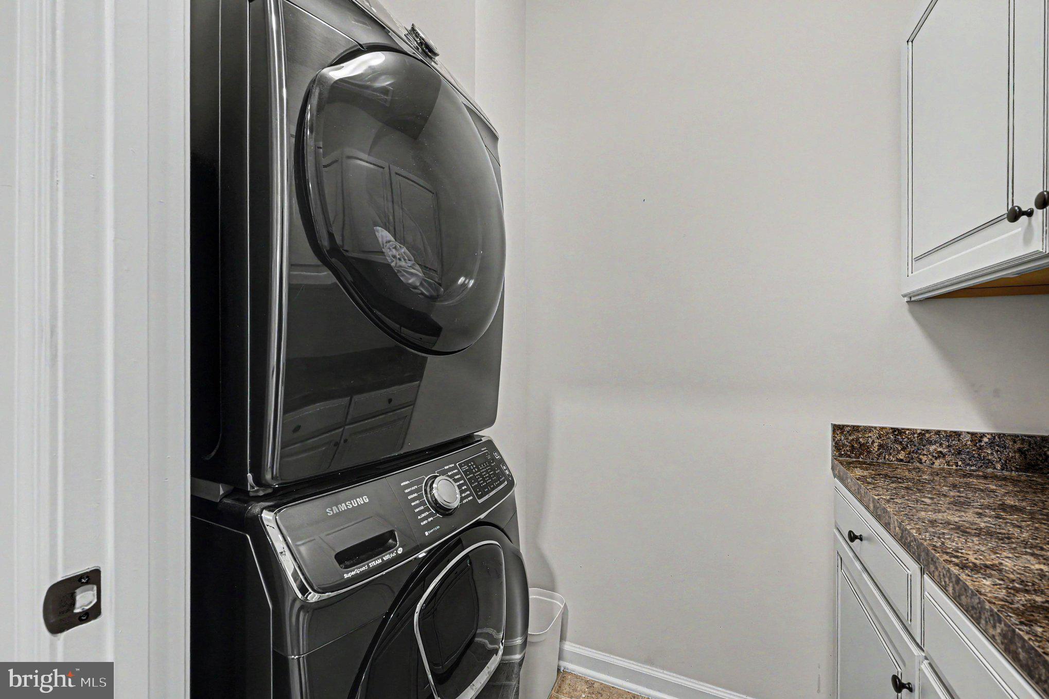 LOUDOUN CROSSING CONDOMINIUM - Residential
