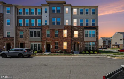 25333 Crested Iris Terrace, Aldie, VA MLS: VALO2123618