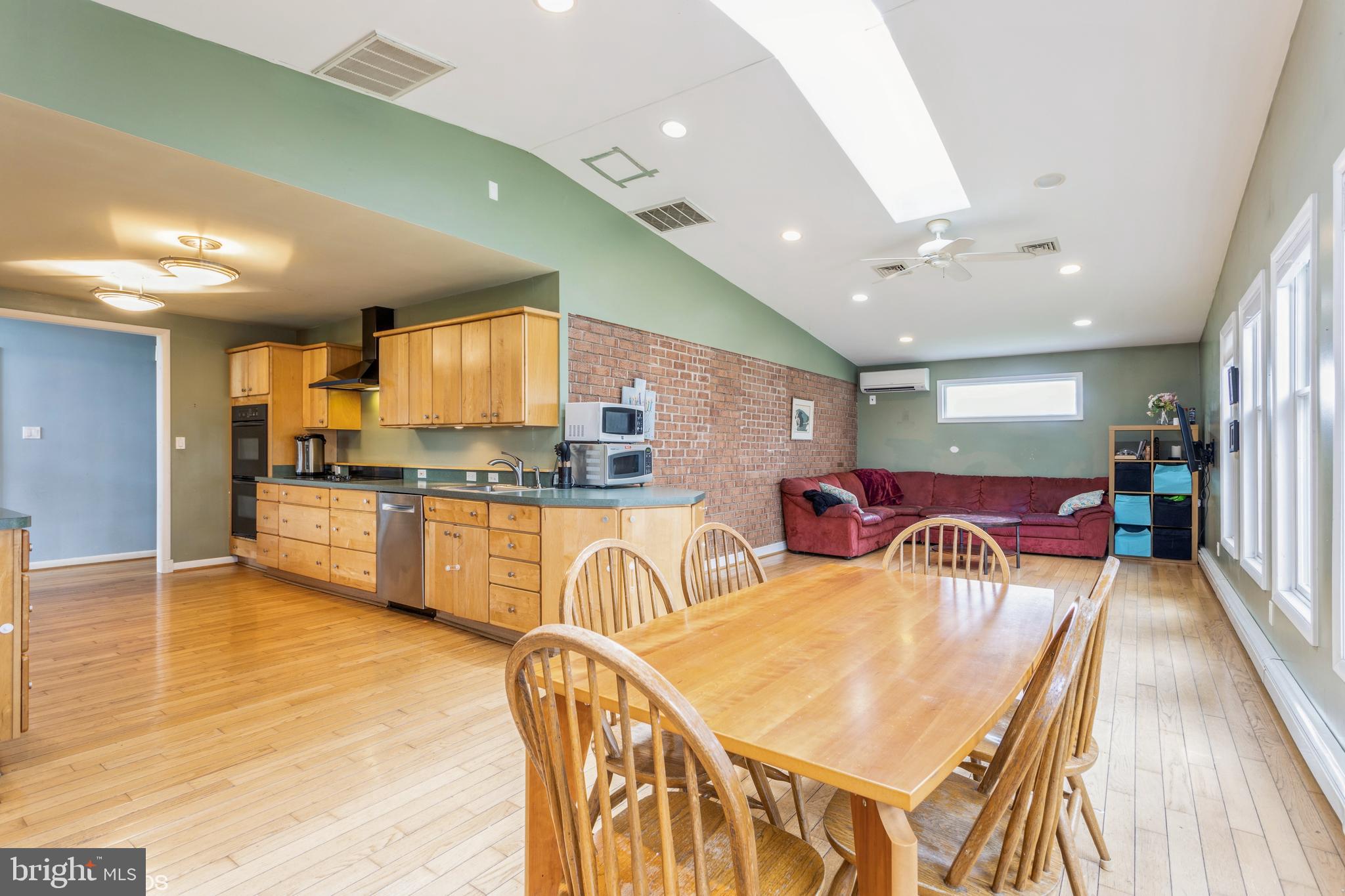 MEADOWOOD - Residential