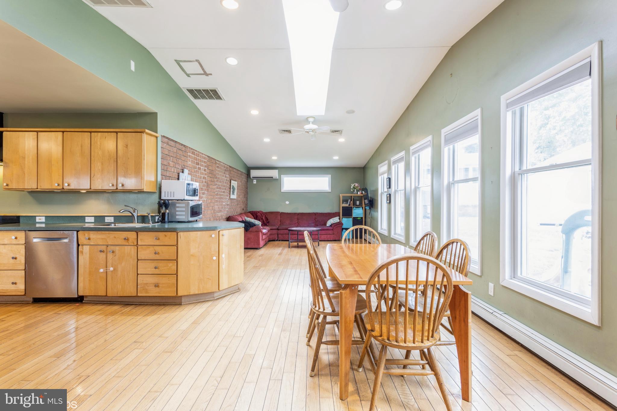 MEADOWOOD - Residential
