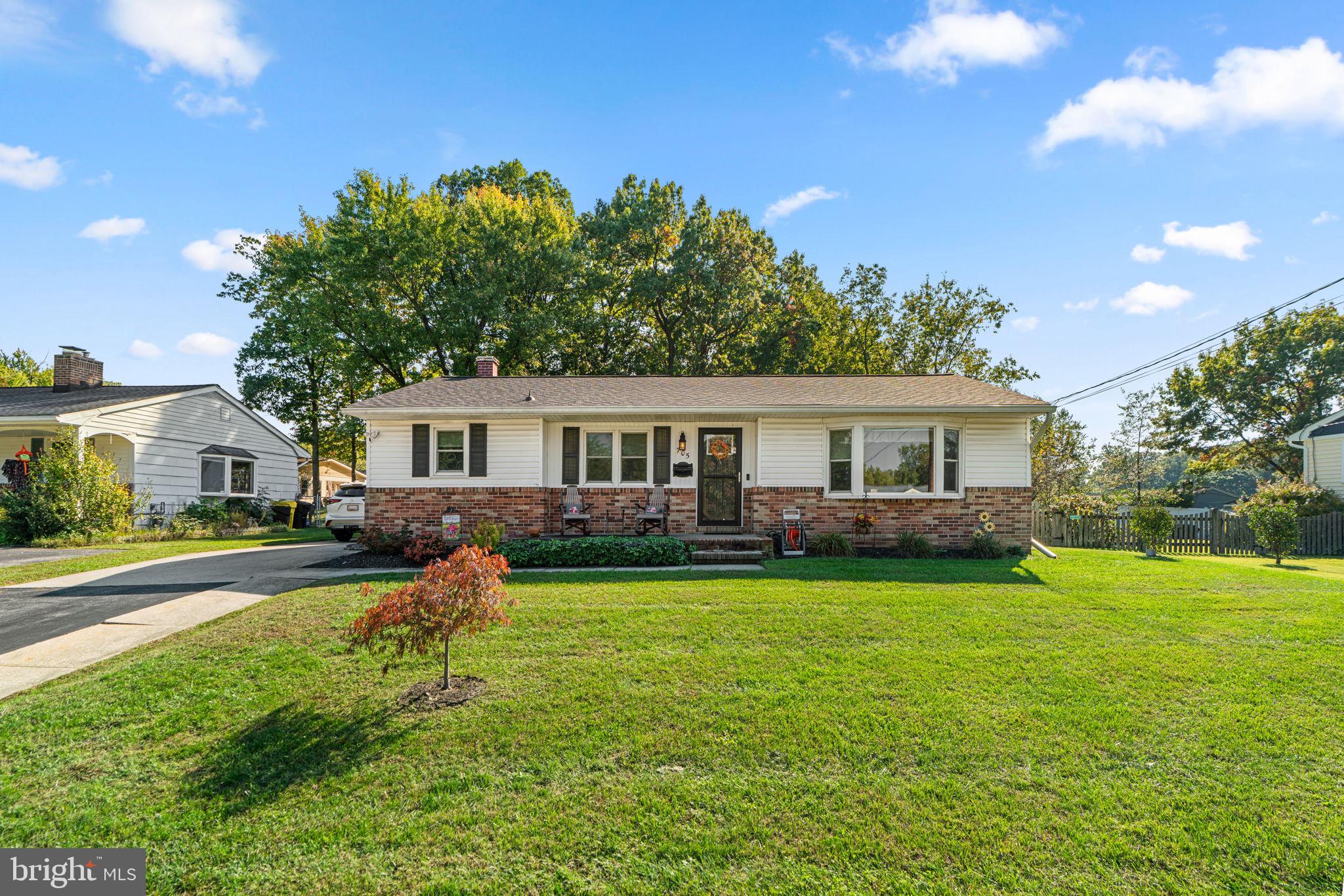705 W MAPLE ROAD