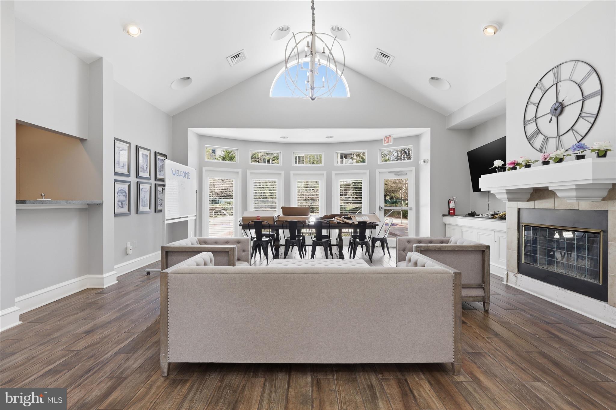 WORLDGATE CONDO - Residential