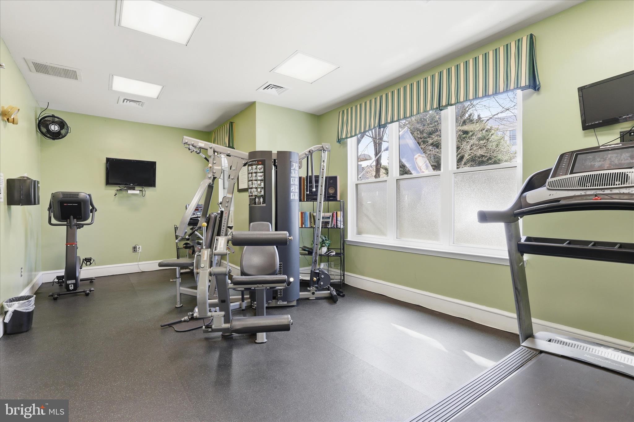 WORLDGATE CONDO - Residential