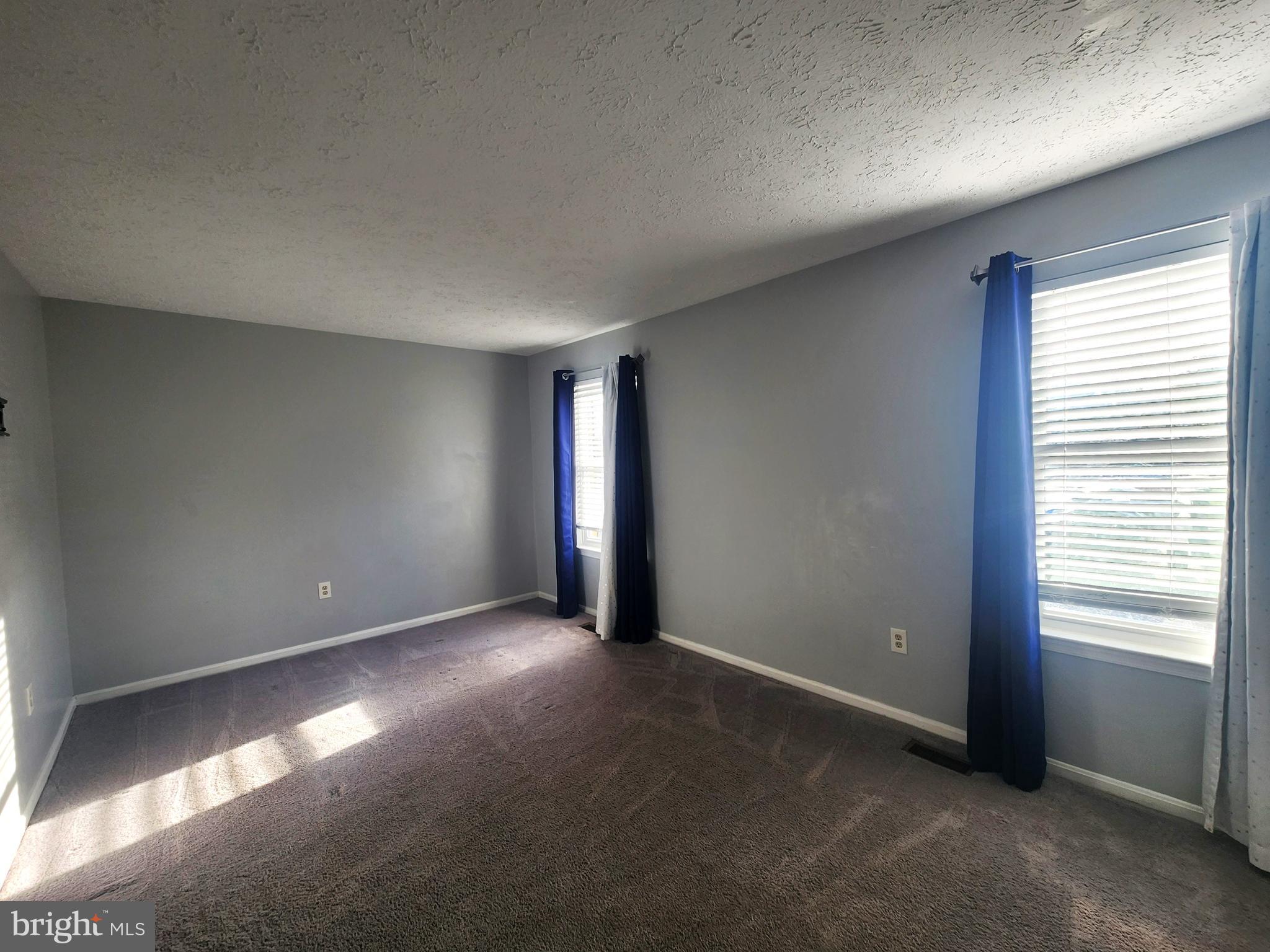 ROSECROFT VILLAGE PLAT O - Residential Lease