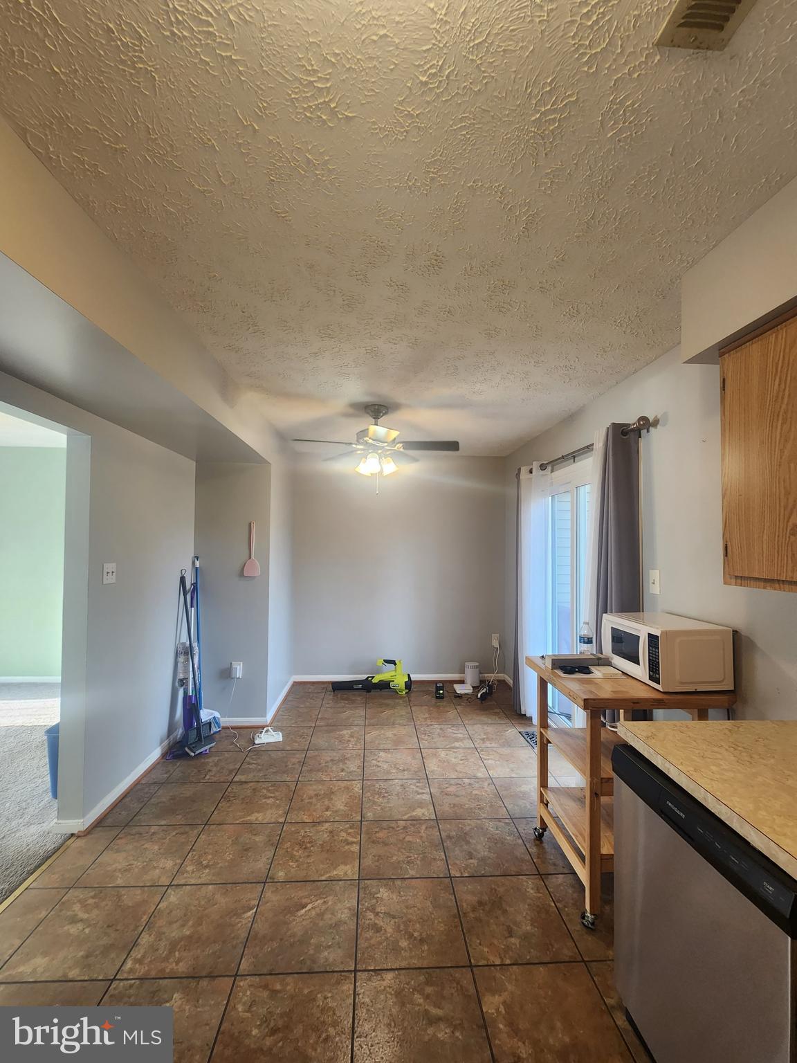 ROSECROFT VILLAGE PLAT O - Residential Lease