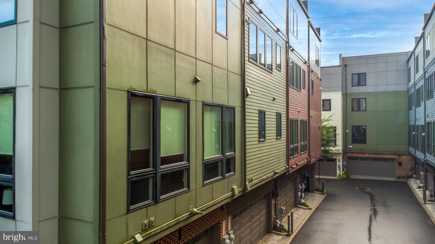 447 NOTTOWAY WALK