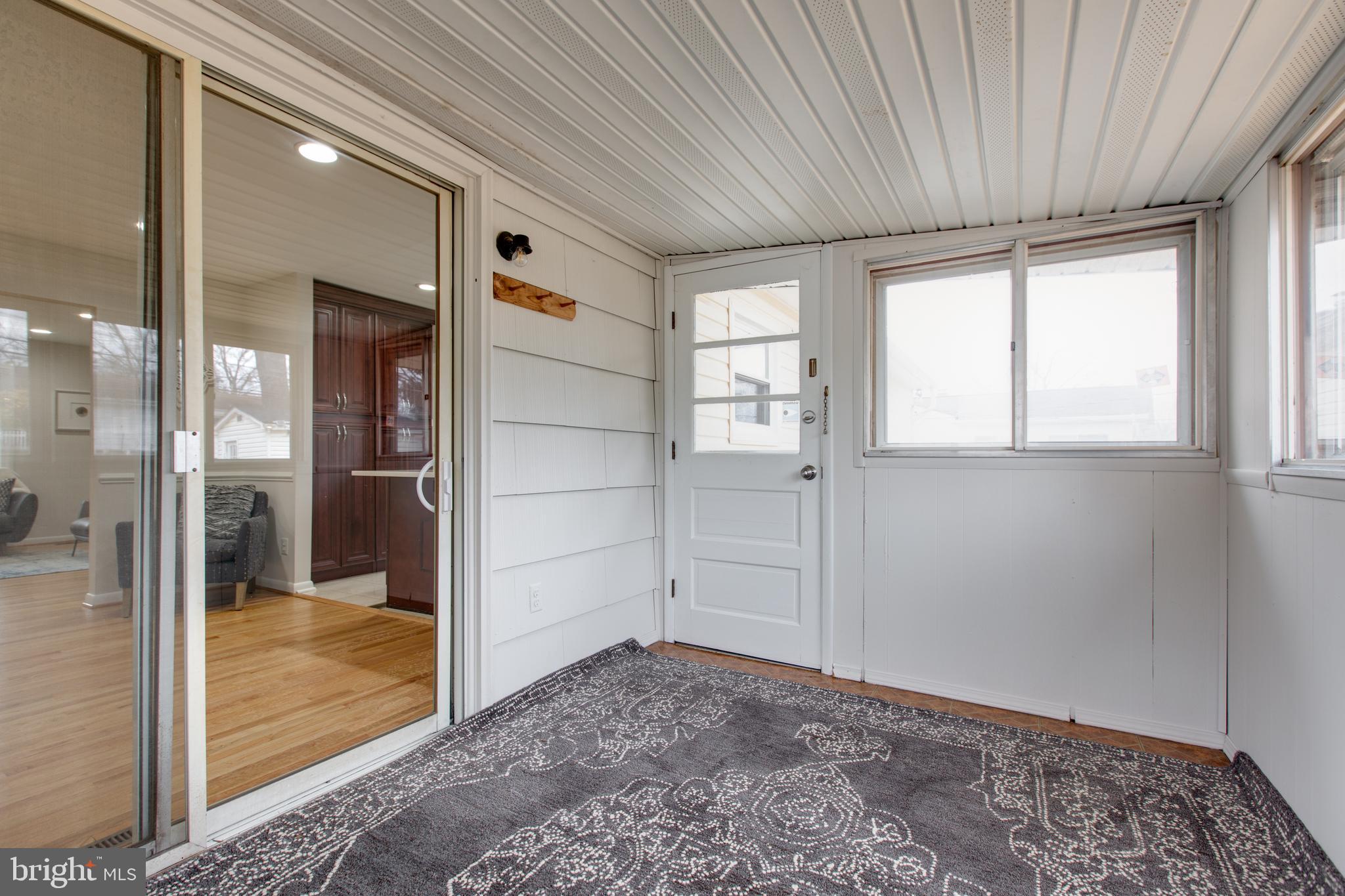 MAPLE RIDGE - Residential