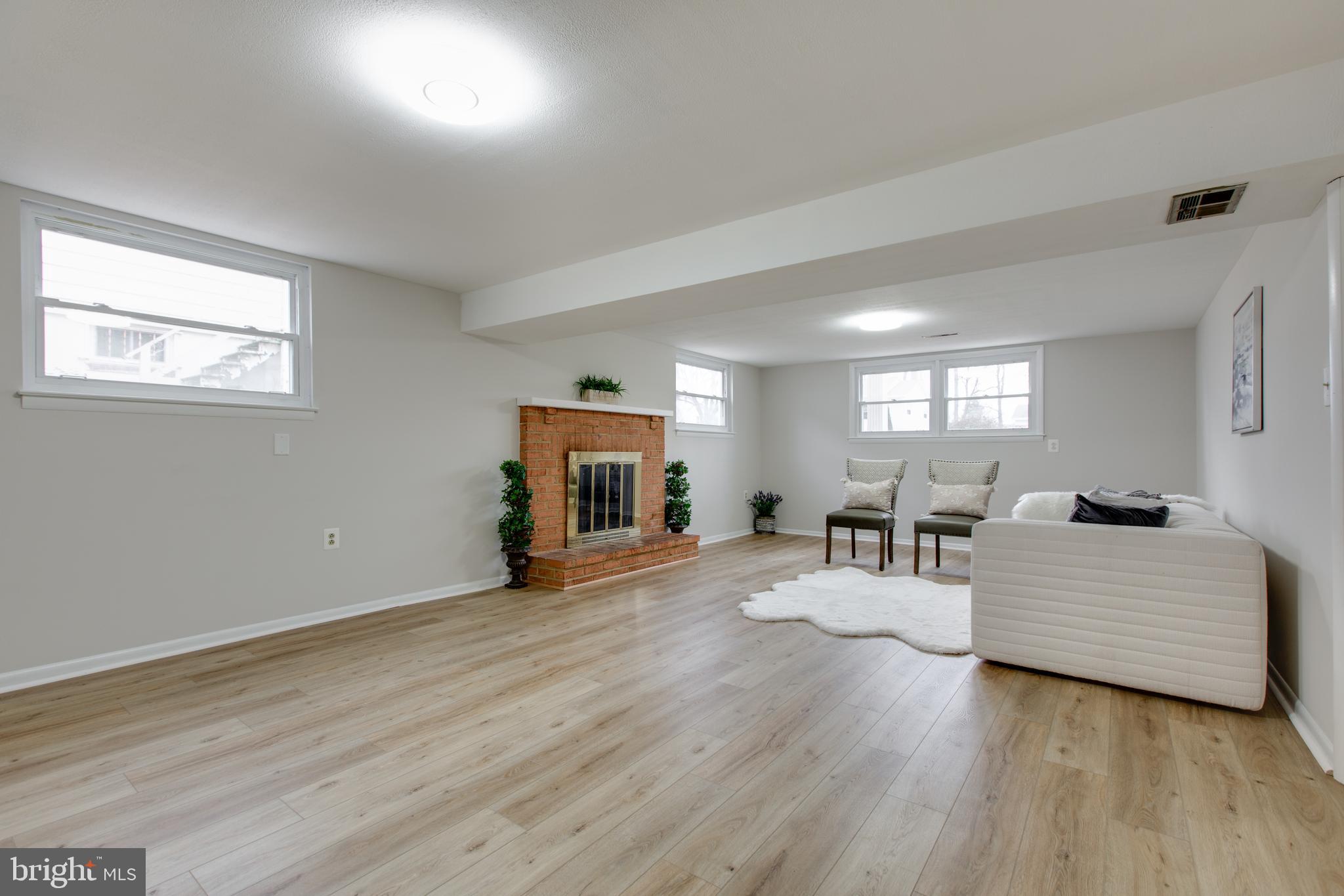 MAPLE RIDGE - Residential