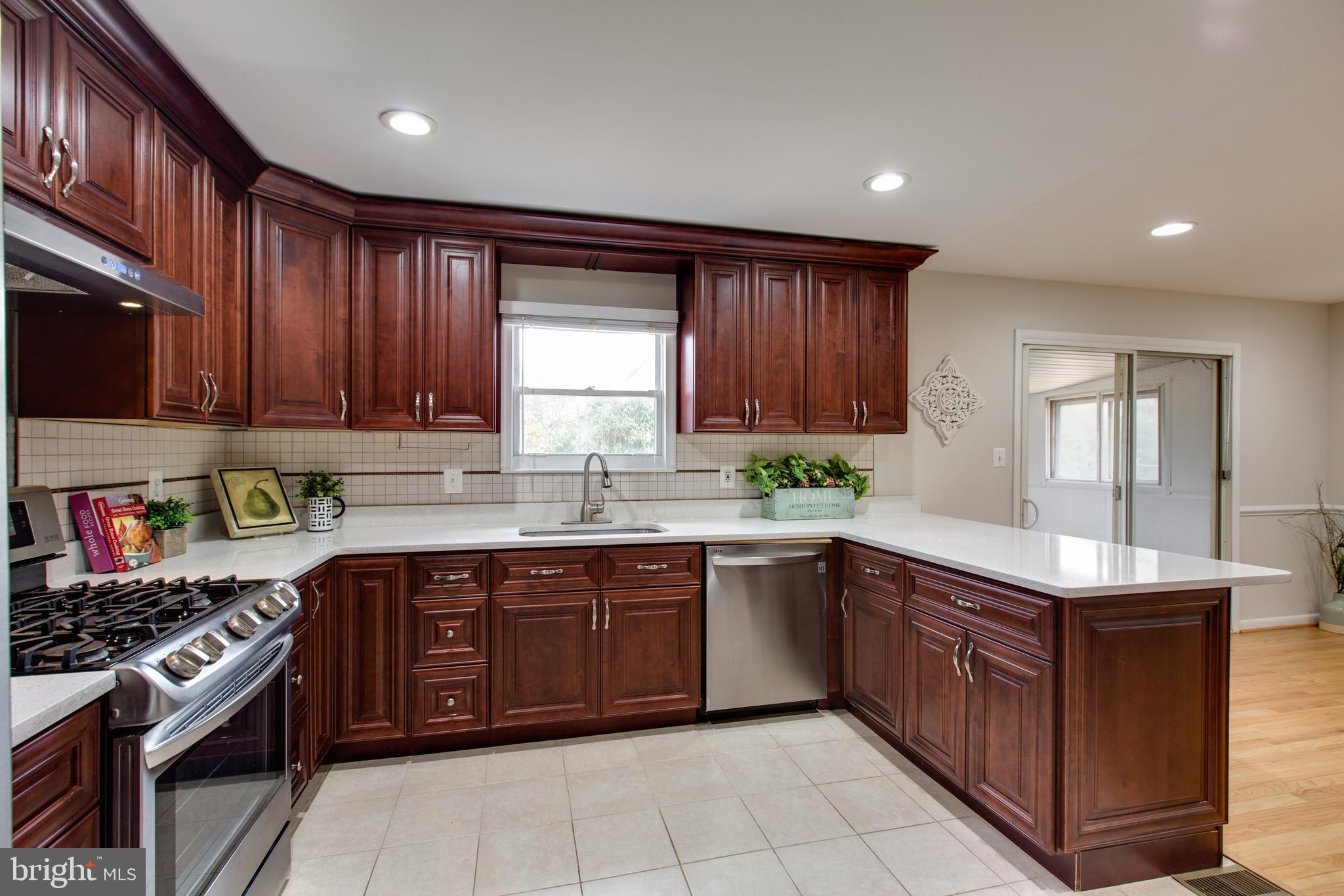 MAPLE RIDGE - Residential