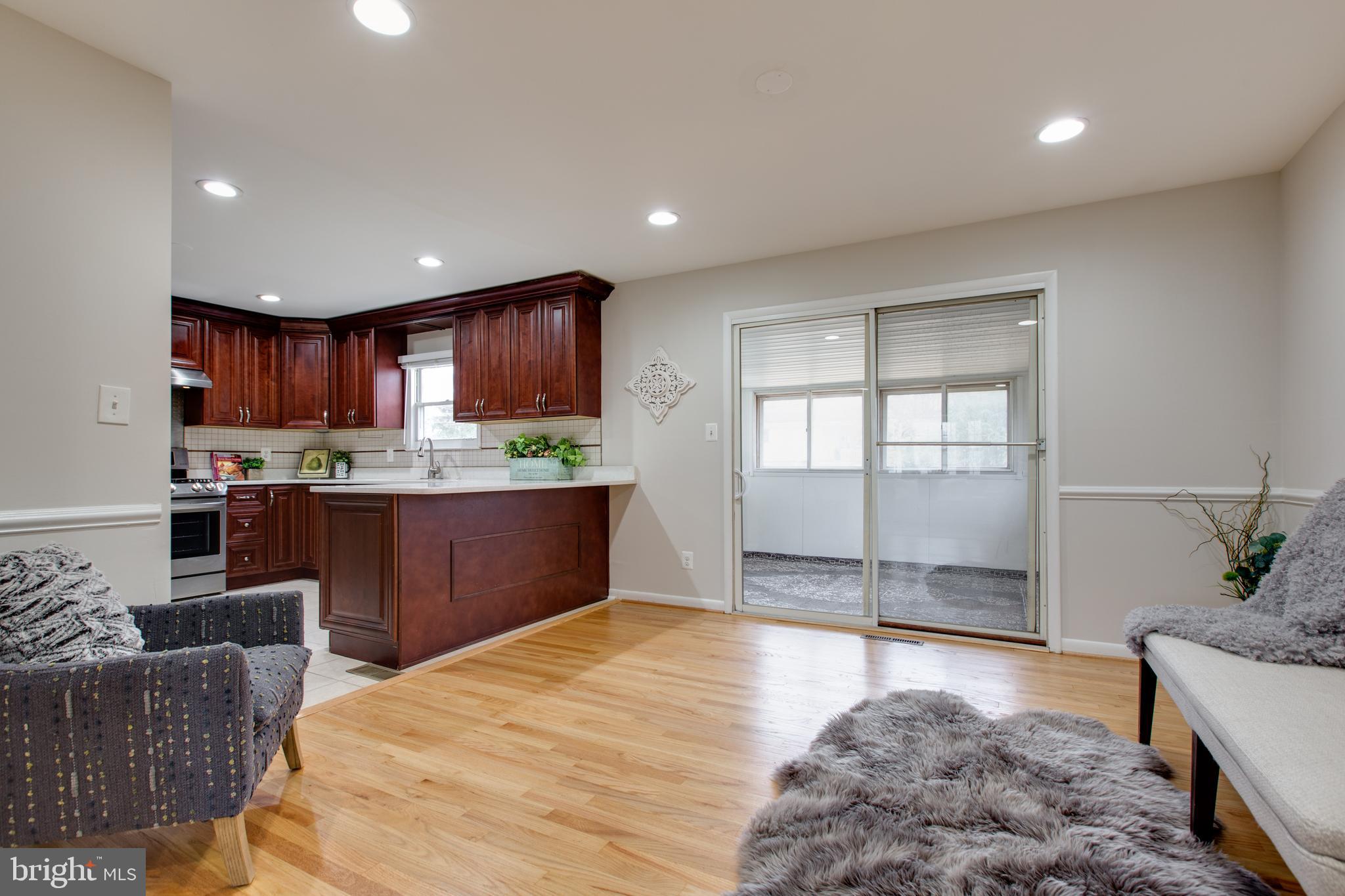 MAPLE RIDGE - Residential