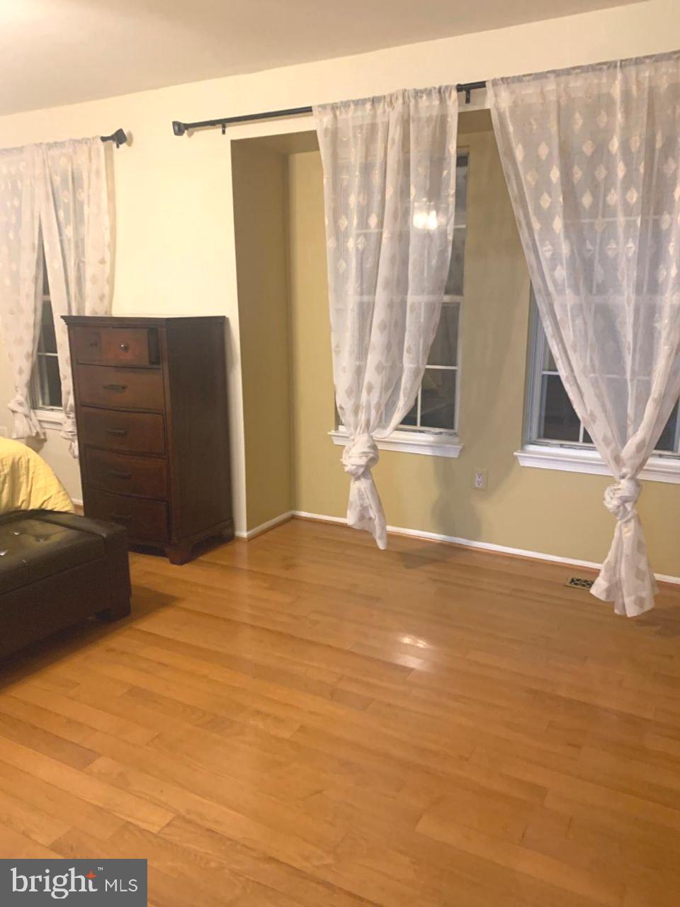 TOWNES OF GLOUCESTER - Residential Lease