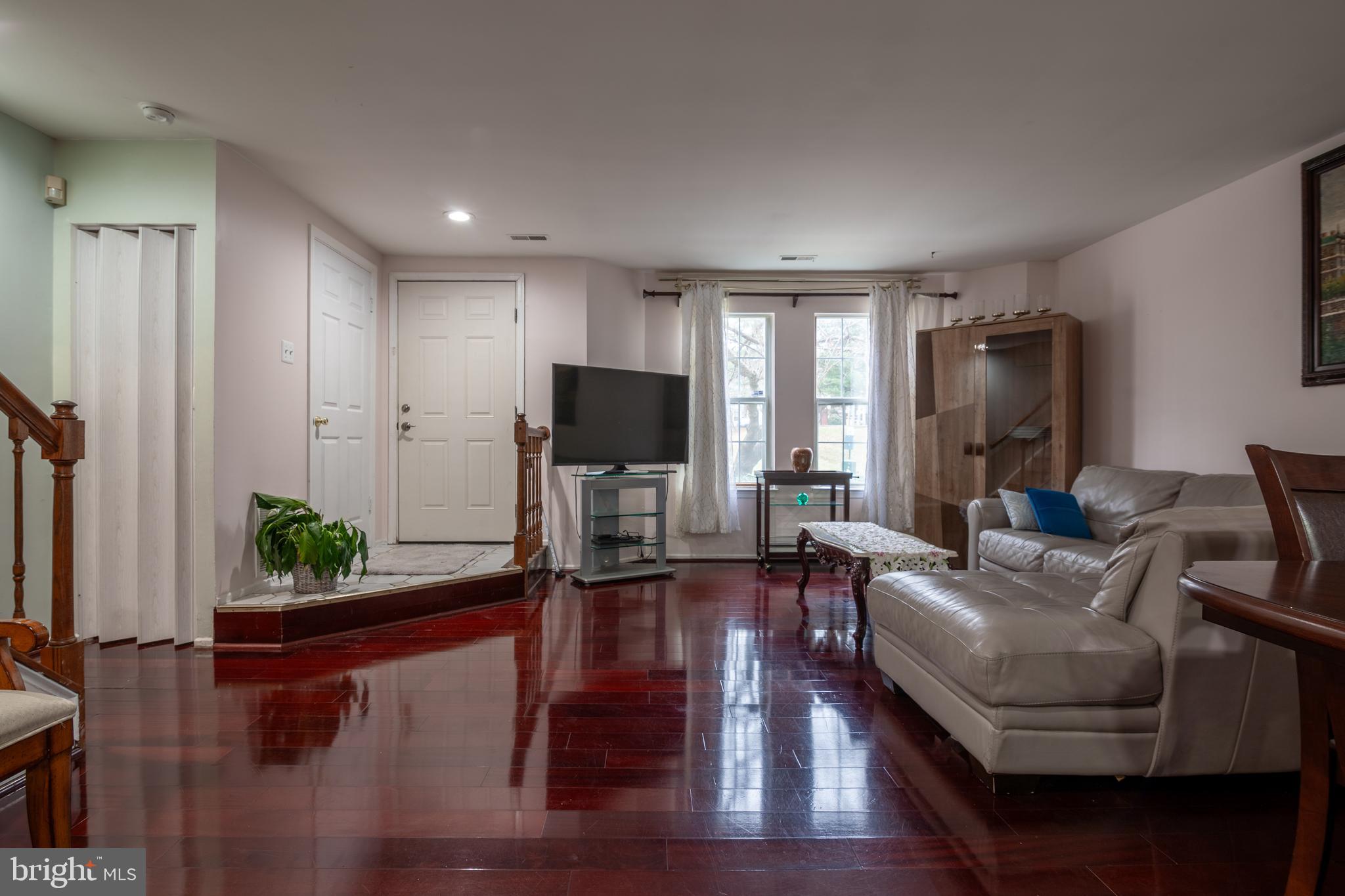 TOWNES OF GLOUCESTER - Residential Lease