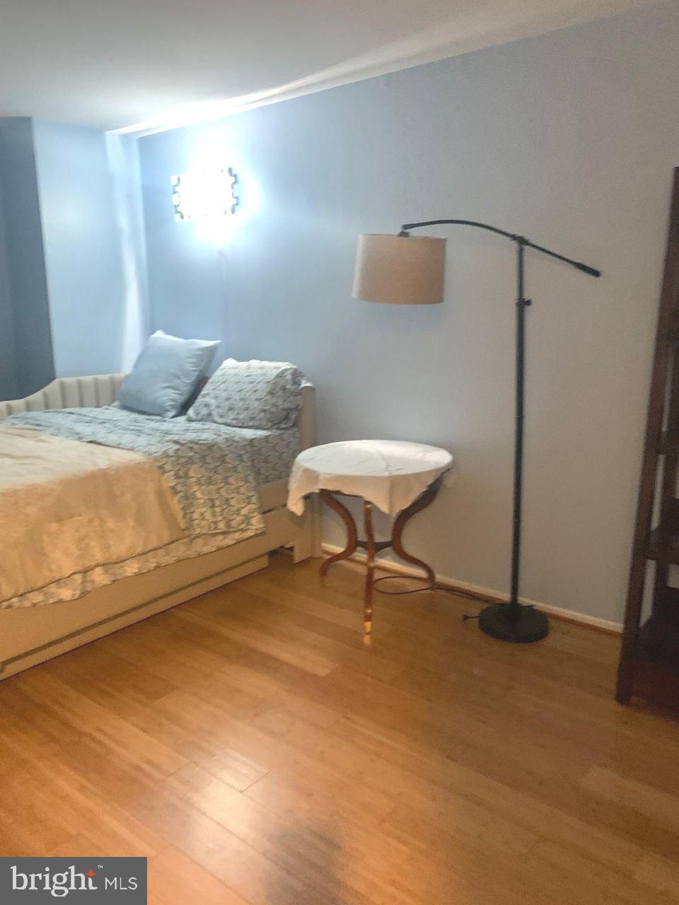 TOWNES OF GLOUCESTER - Residential Lease